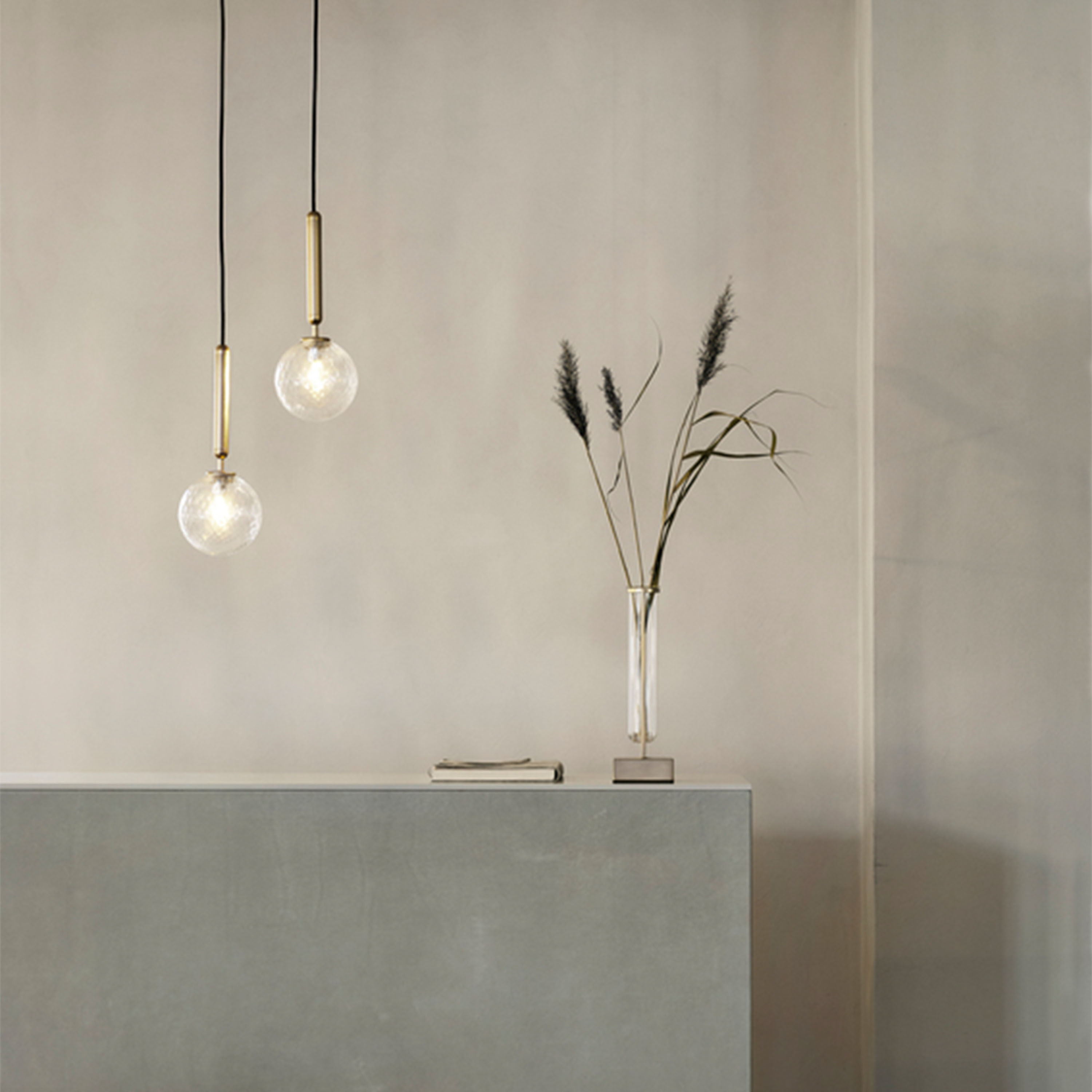 Nuura Miira 1 Taklampa Brass/Optic Clear