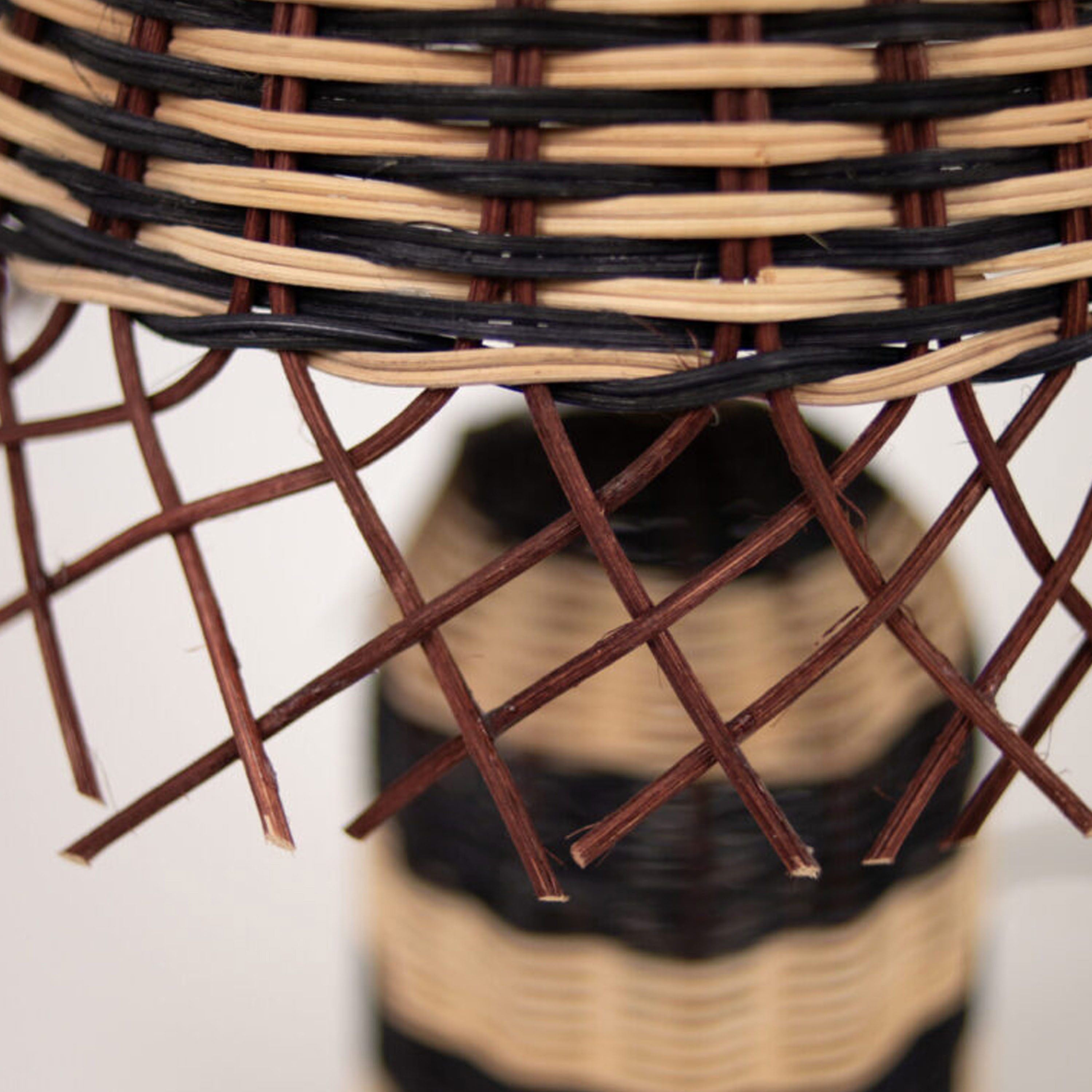 Olsson &amp; Jensen Pranav bordlampe beige/svart 40 cm