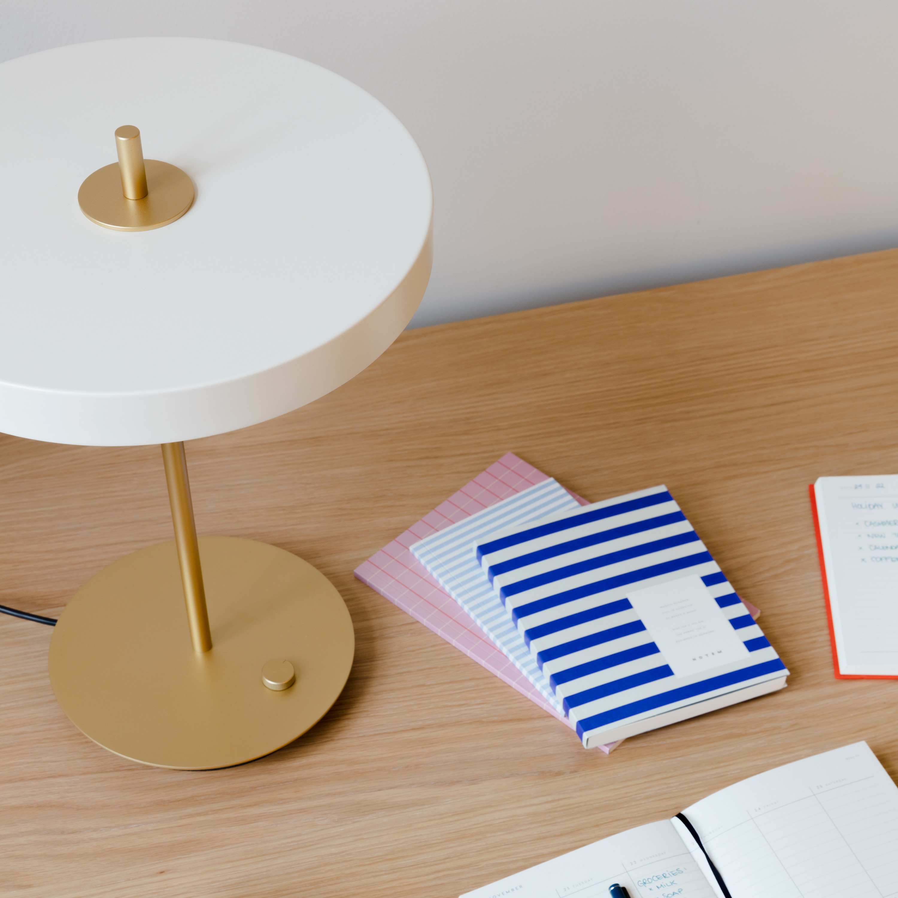 Umage Asteria Bordlampe Led Perle