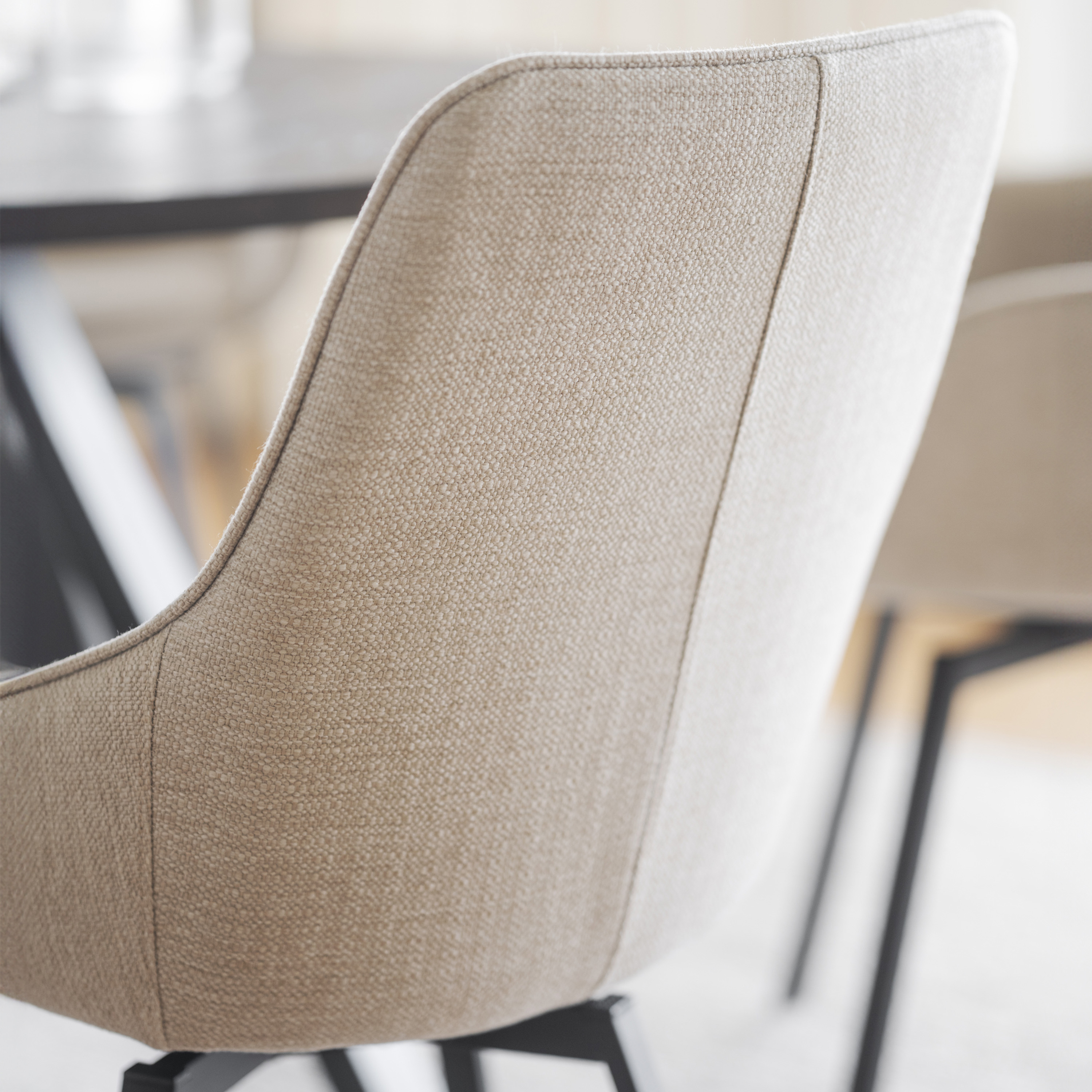 Rowico Home Alison Esszimmerstuhl Hellbeige/Schwarz