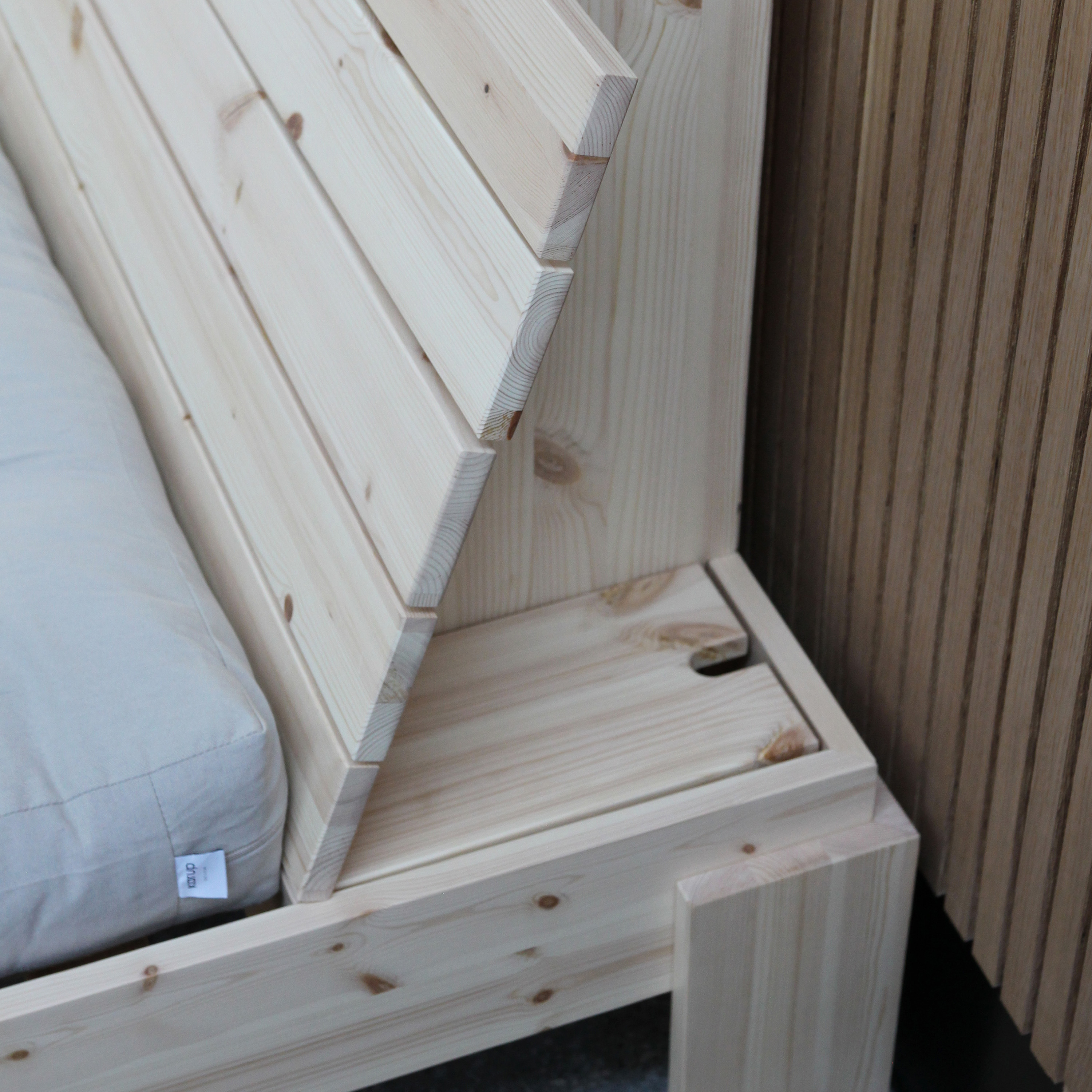 Karup Design Layers Sängynrunko Päädyllä Luonnonväri 140x200