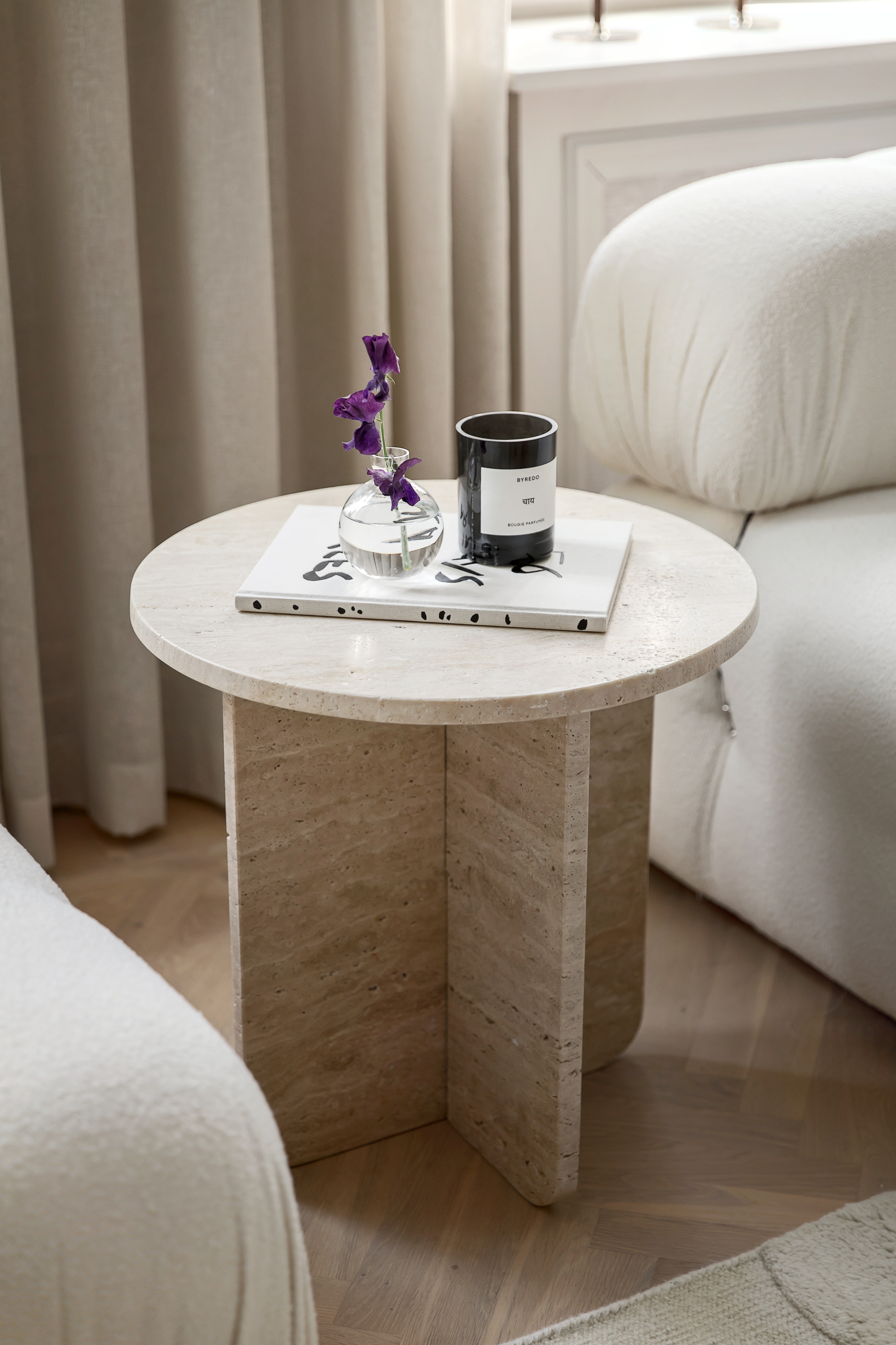 Sleepo Collection Travis Sidobord Travertin Ø50