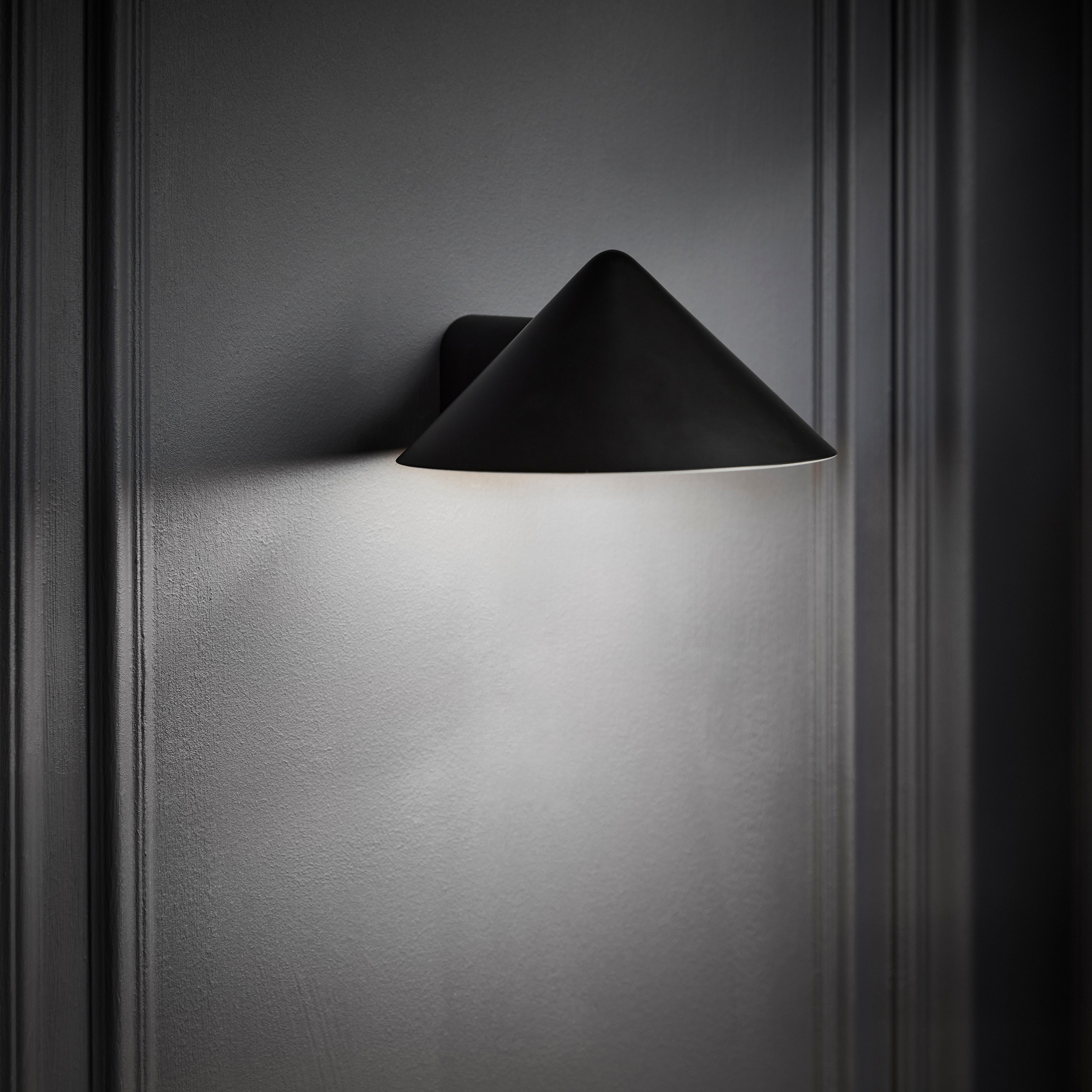 Frandsen Grasp Vegglampe Matt Black