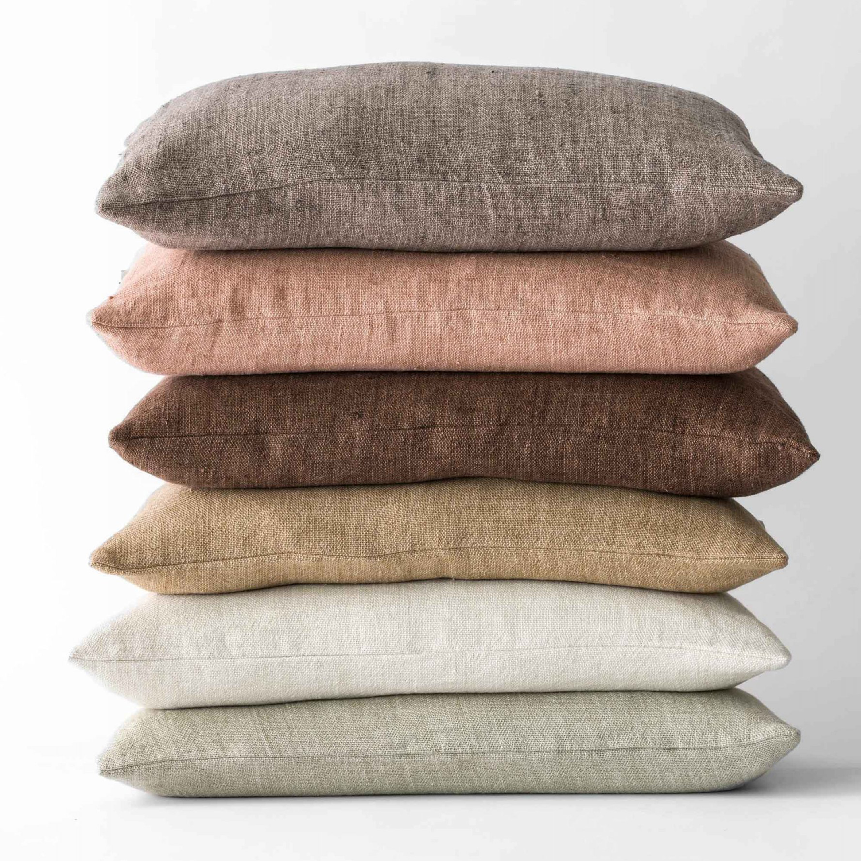 Tell me more Margaux Kuddfodral Linne Wheat 40x60