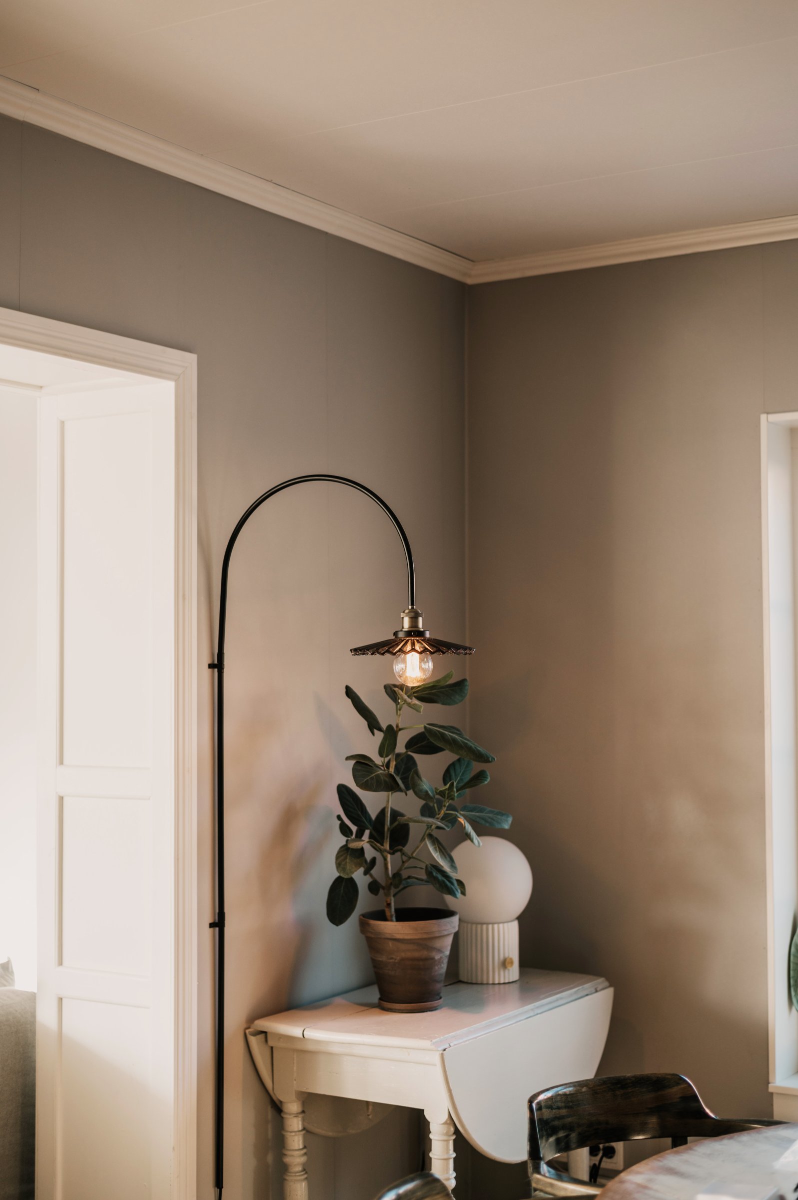 Globen Lighting Cobbler Vegglampe Røyk 150cm