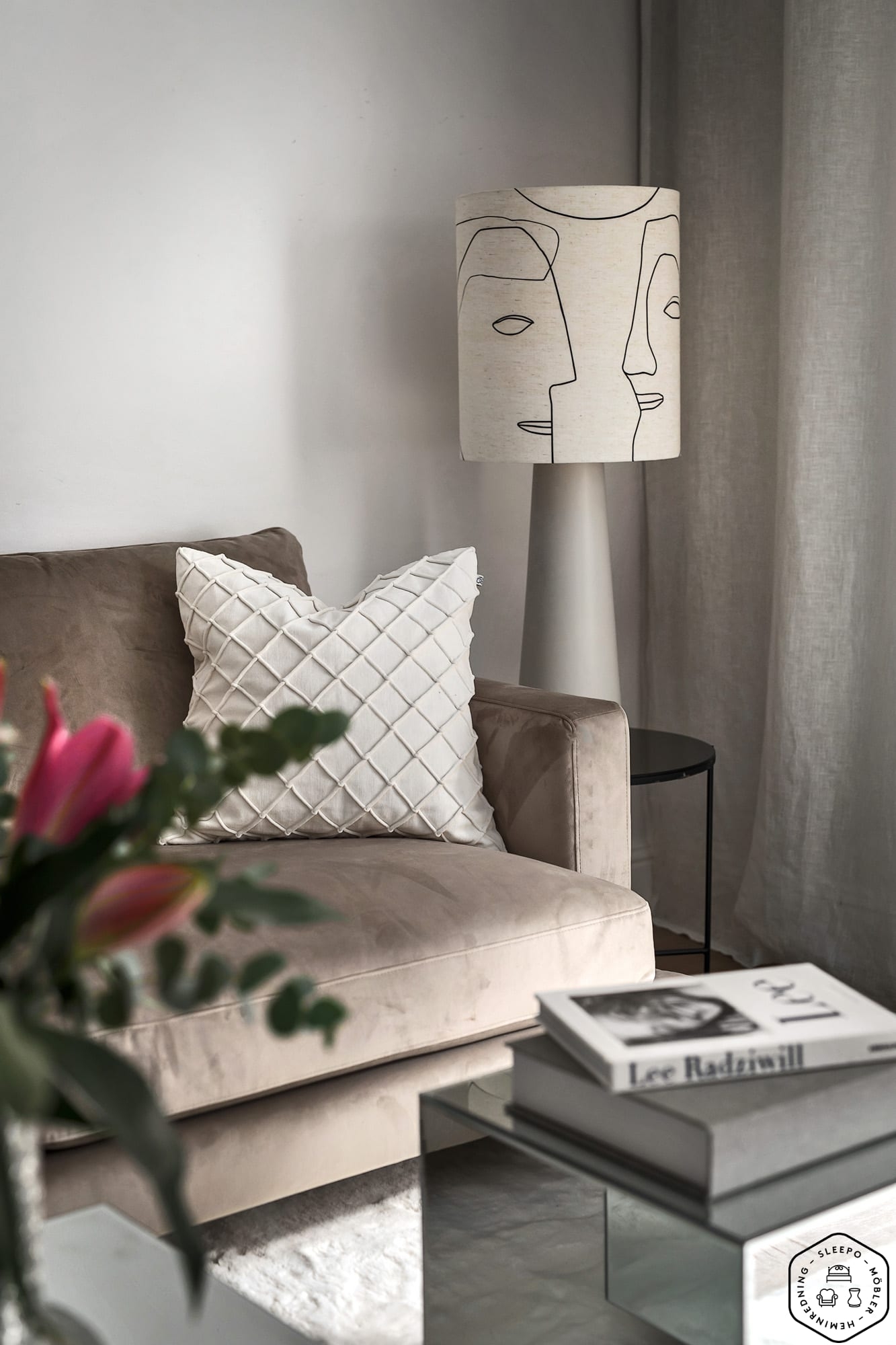 HKliving Cone lampunjalka vaaleanharmaa 55cm