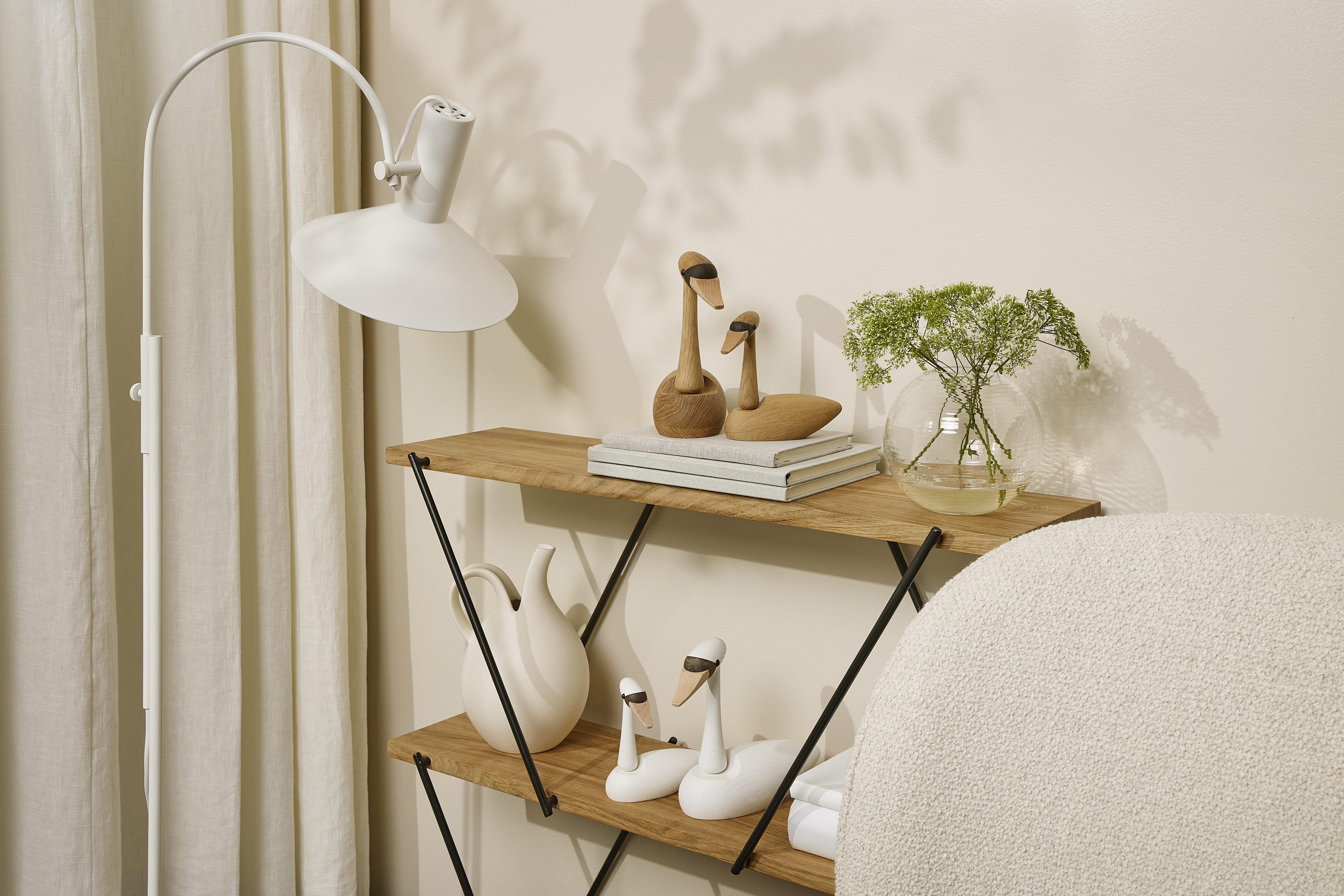 Spring Copenhagen The Swan Koriste Tammi 19cm