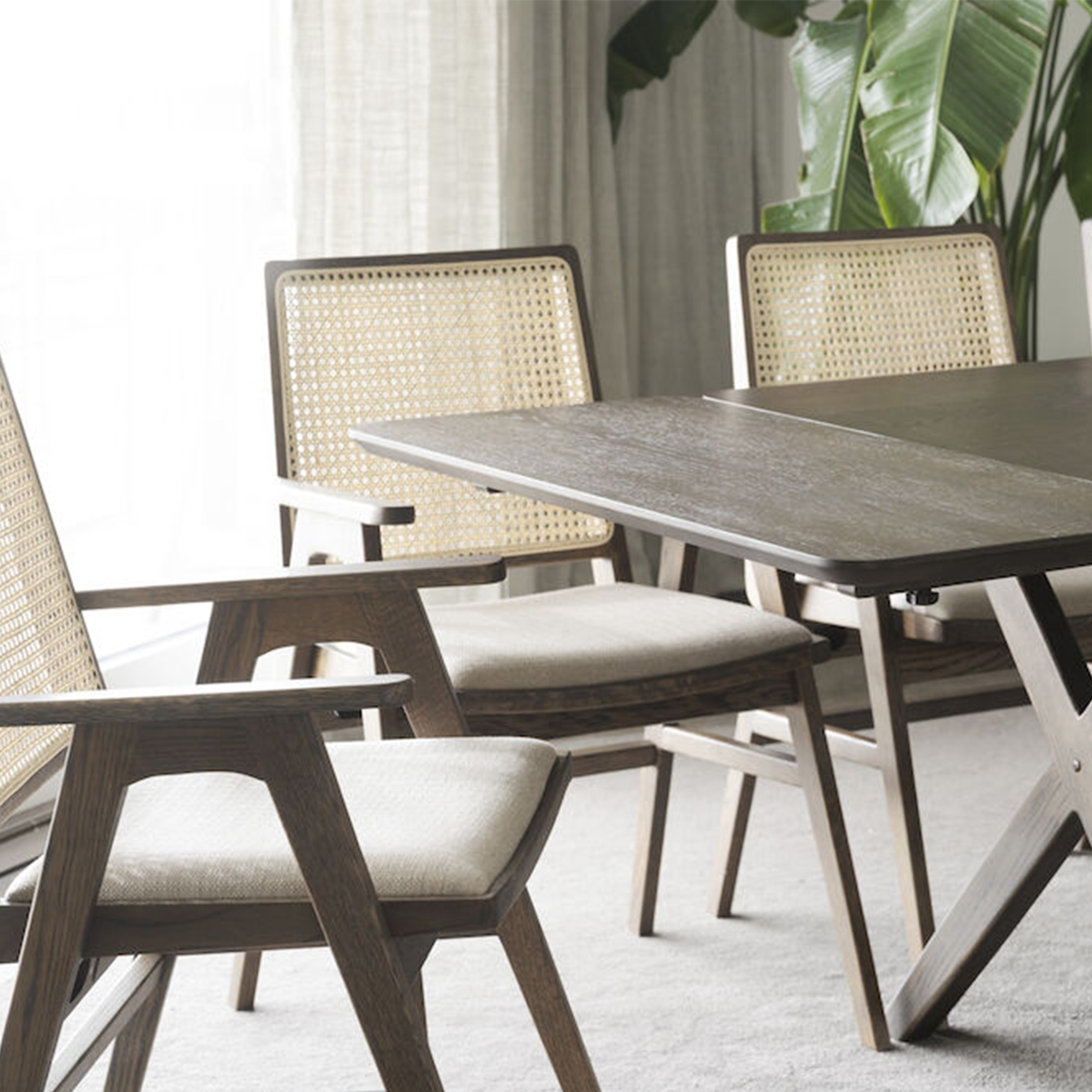 Rowico Home Calverton Esstisch aus brauner Eiche, 230 cm lang