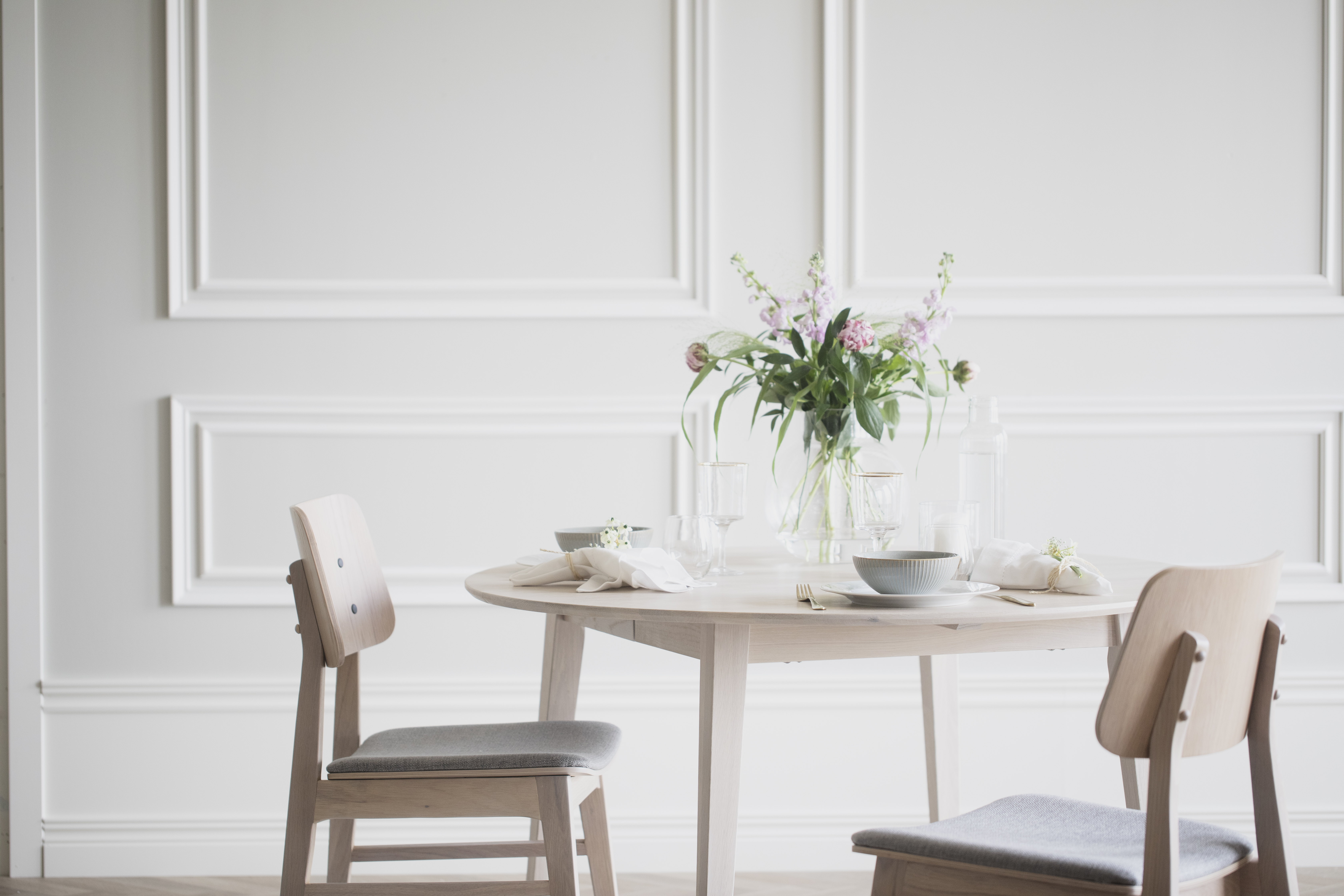 Rowico Home Filippa Matbord Vitpigmenterad Ø120/165cm