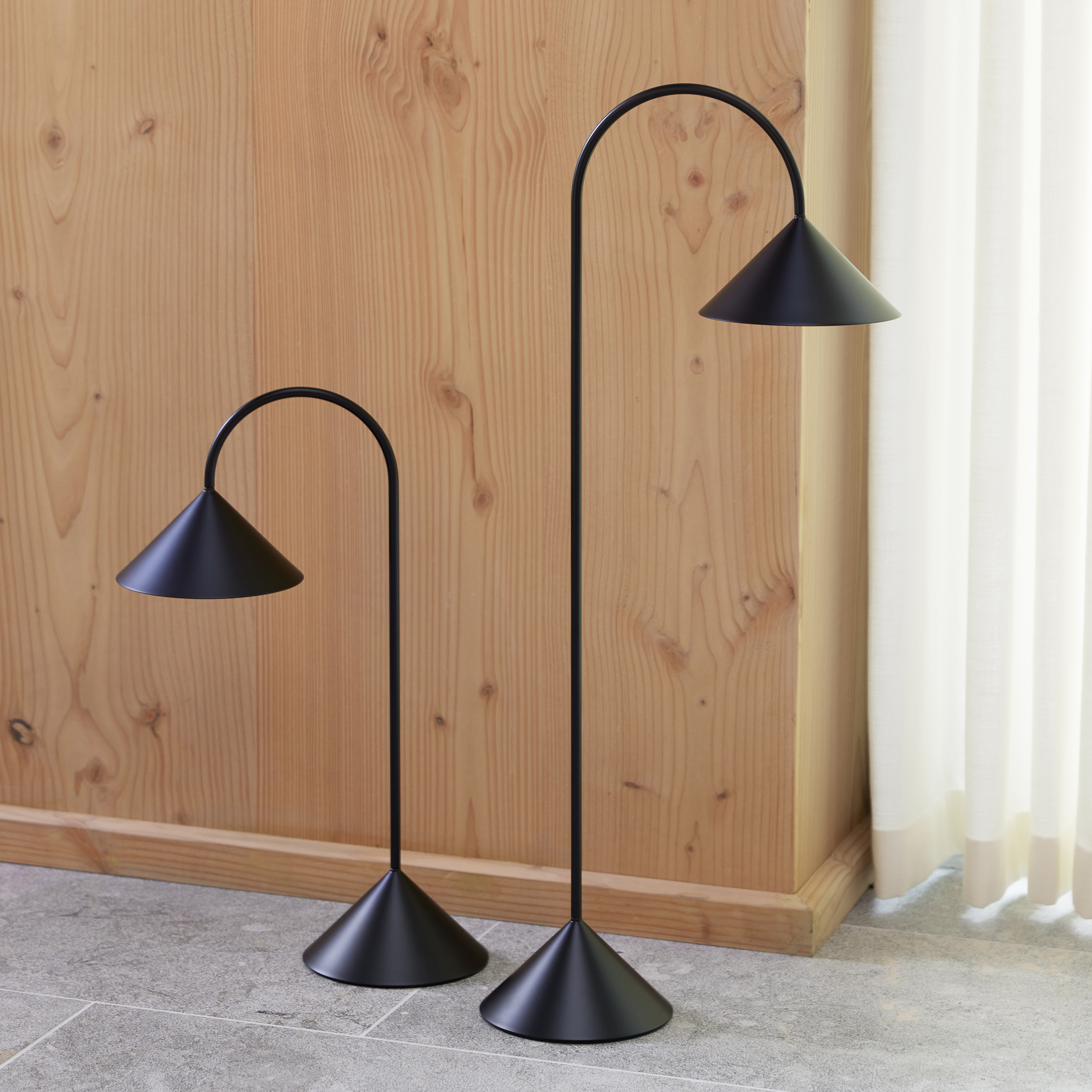 Frandsen Grasp Kannettava Pöytävalaisin Matt Black 47cm