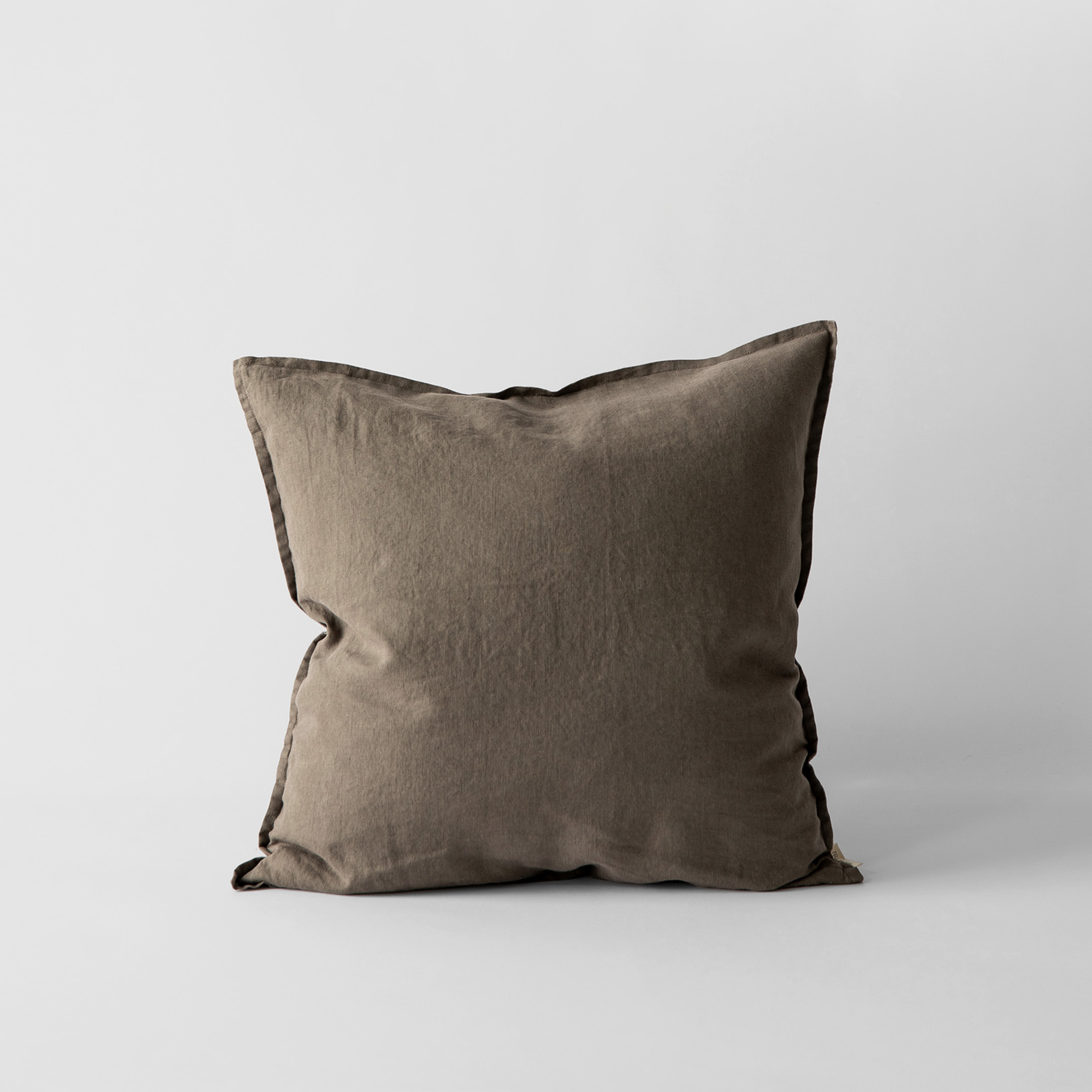 Tell me more Kuddfodral Linne Taupe 50x50