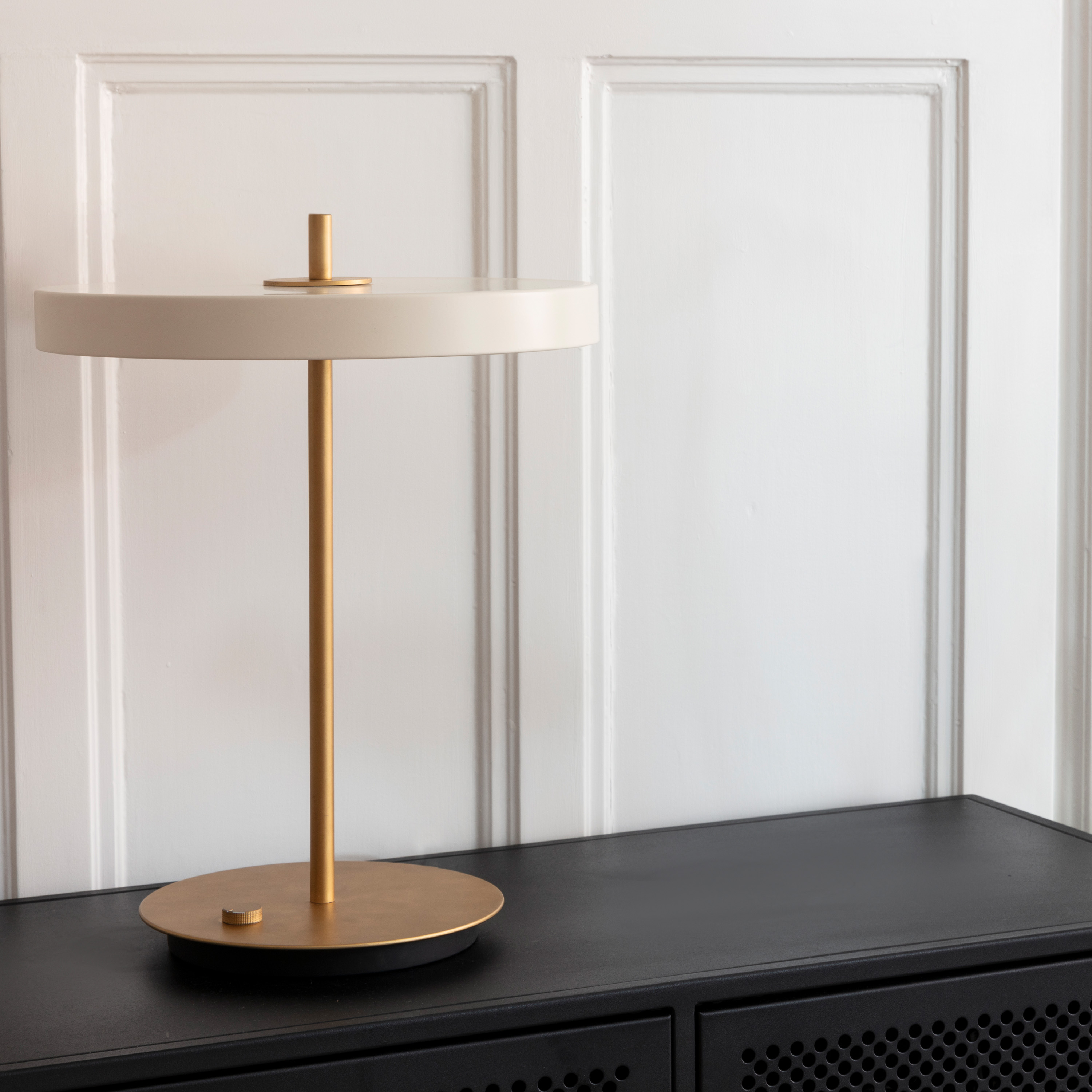 Umage Asteria Bordlampe Led Perle