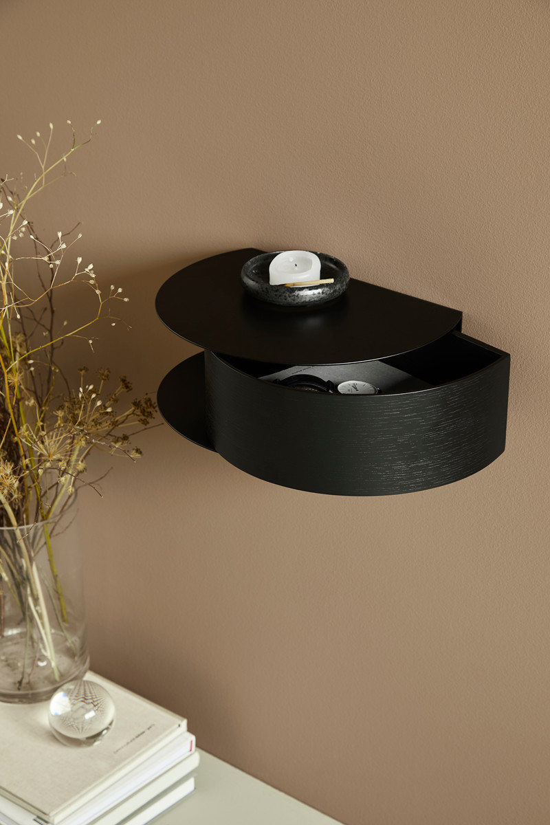 Woud Wallie Hylly Musta