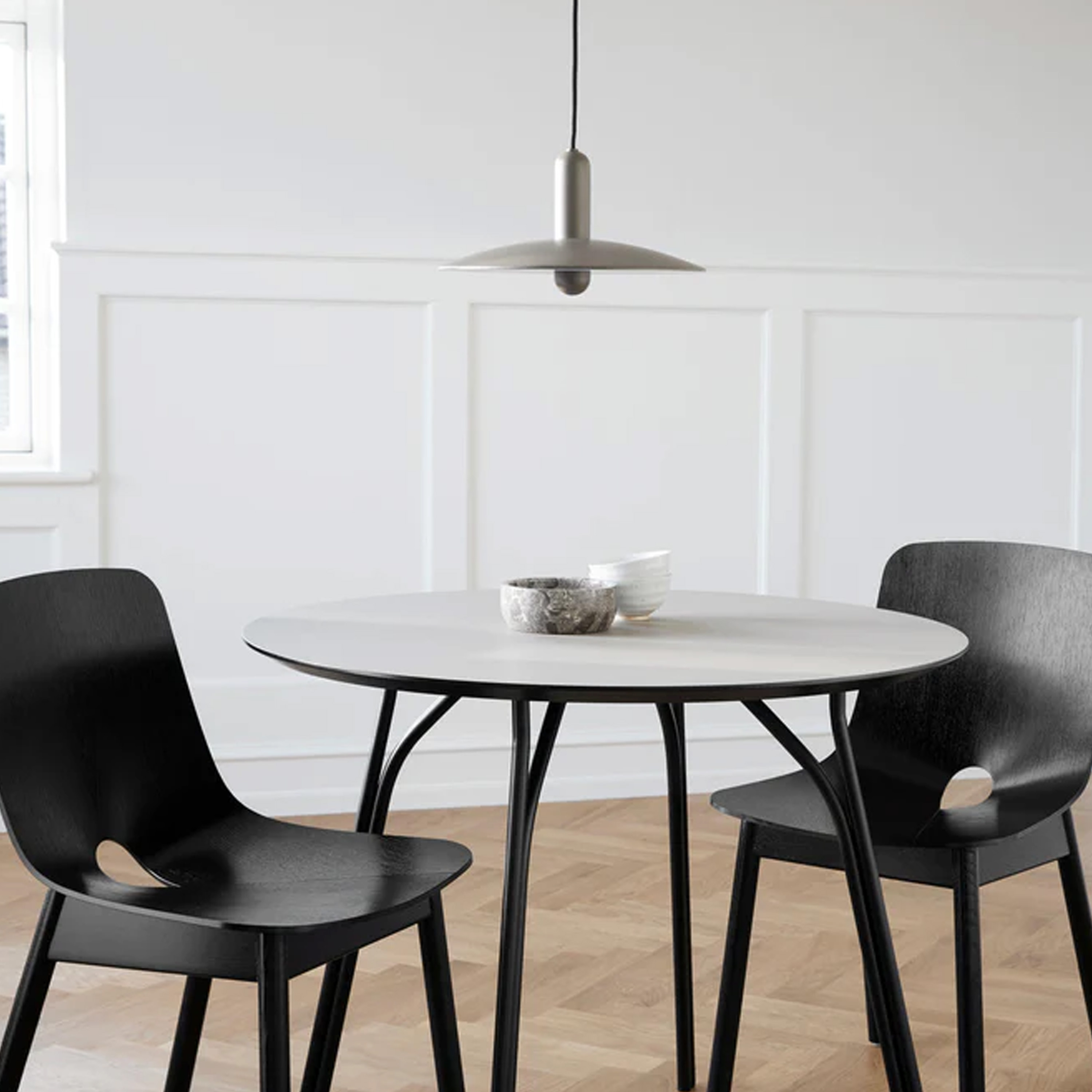 Woud Tree Matbord Beige/Svart 90cm