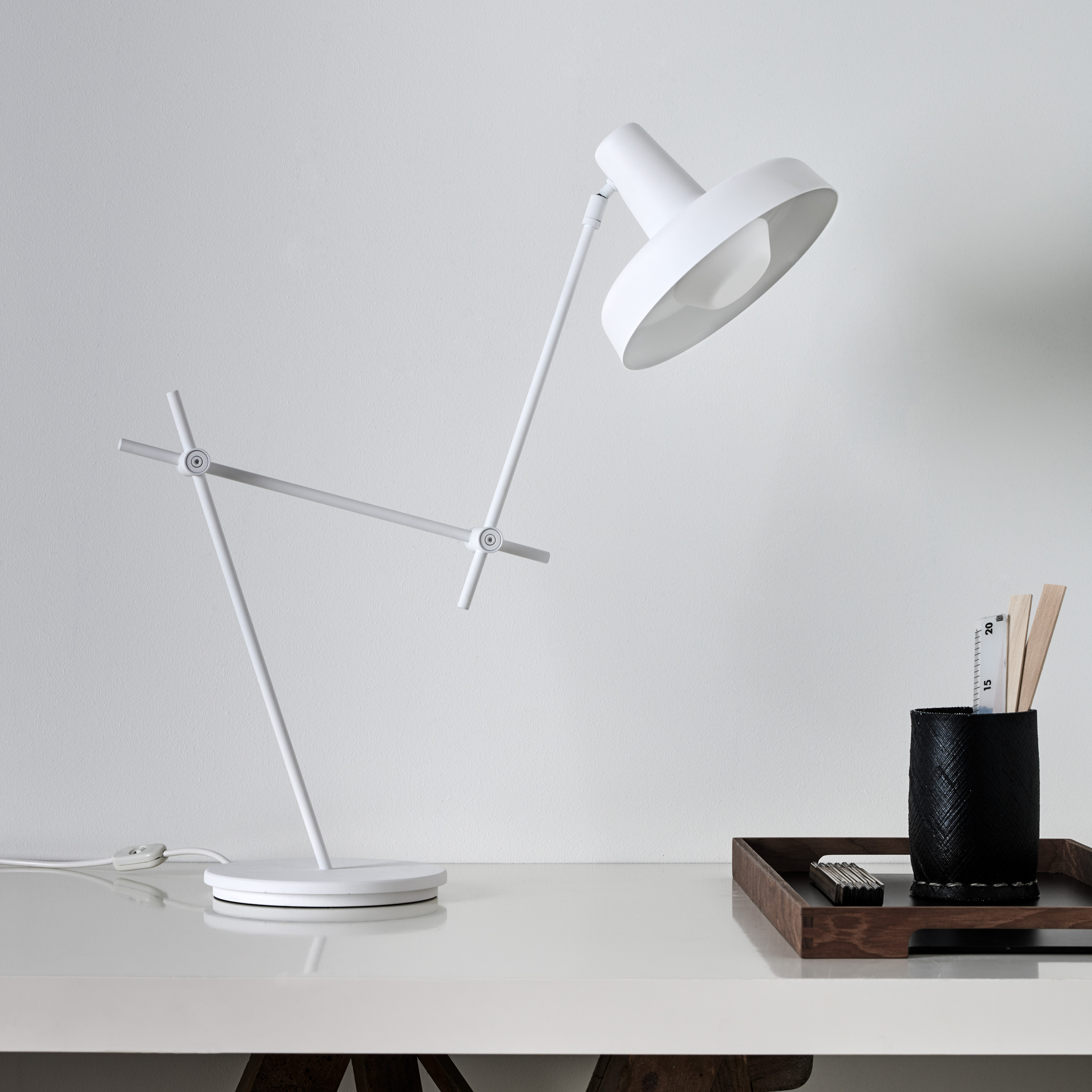 Grupa Arigato Bordlampe White