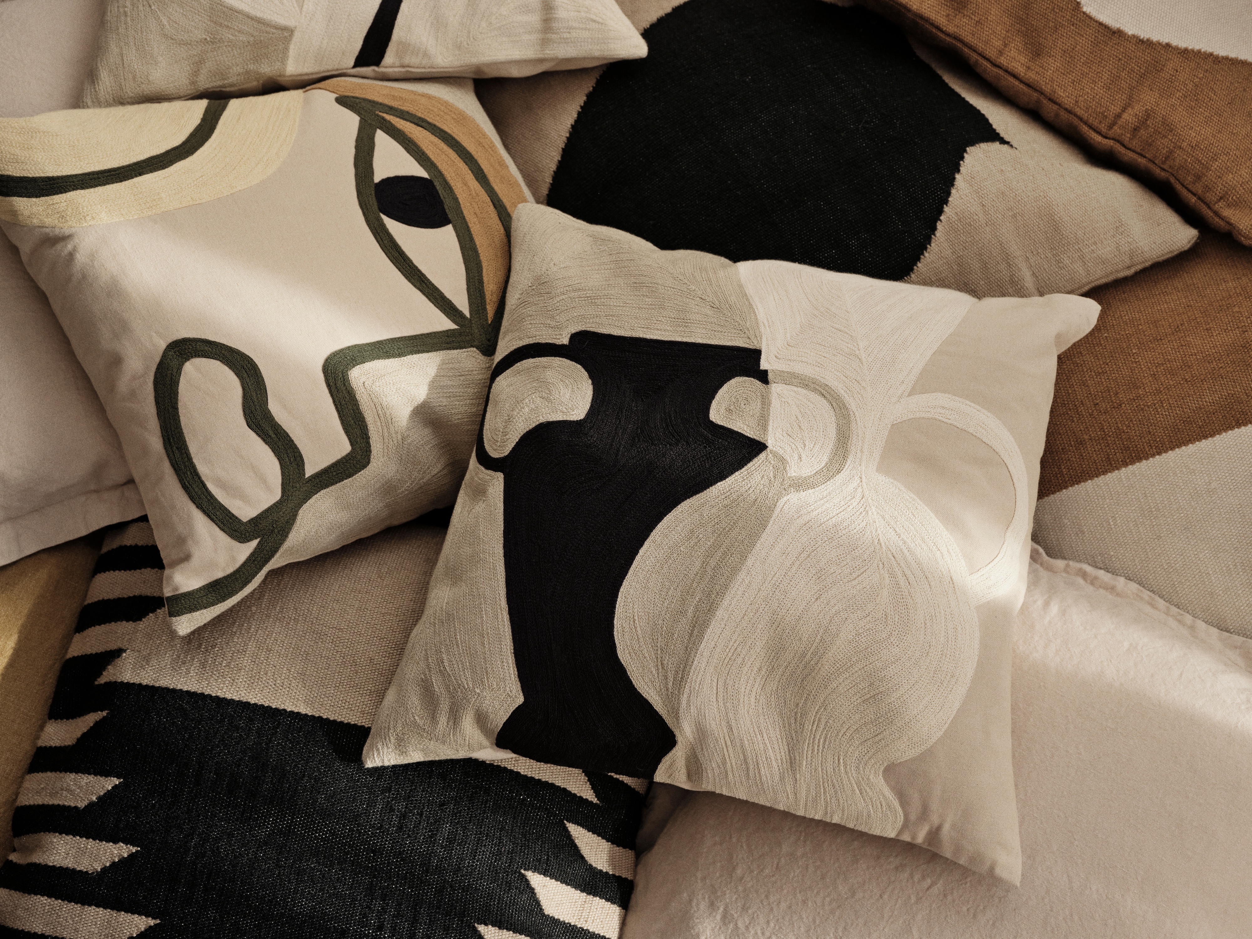 Broste Copenhagen Eva Kuddfodral Black/Beige 50x50