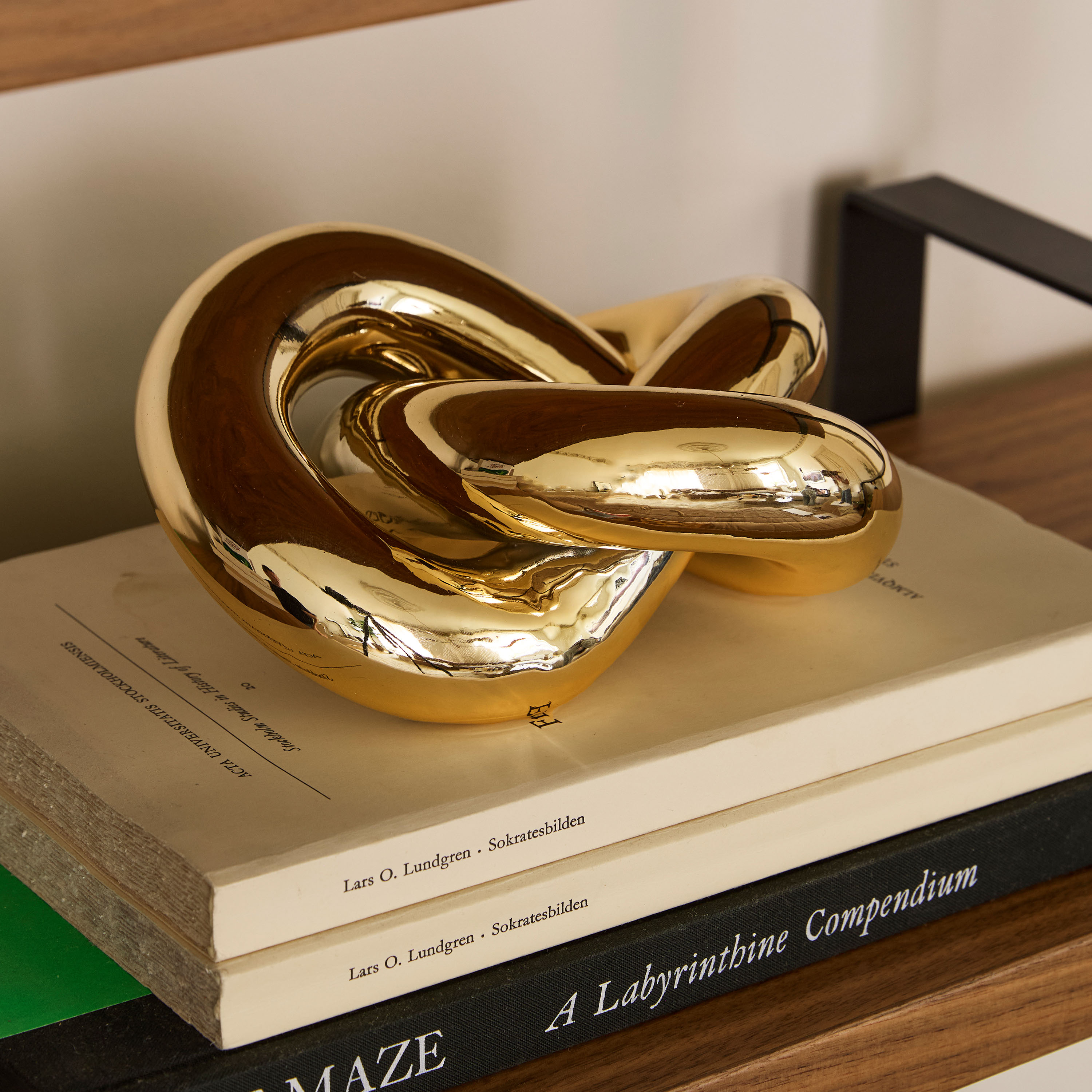 Knot Table Light Gold Large