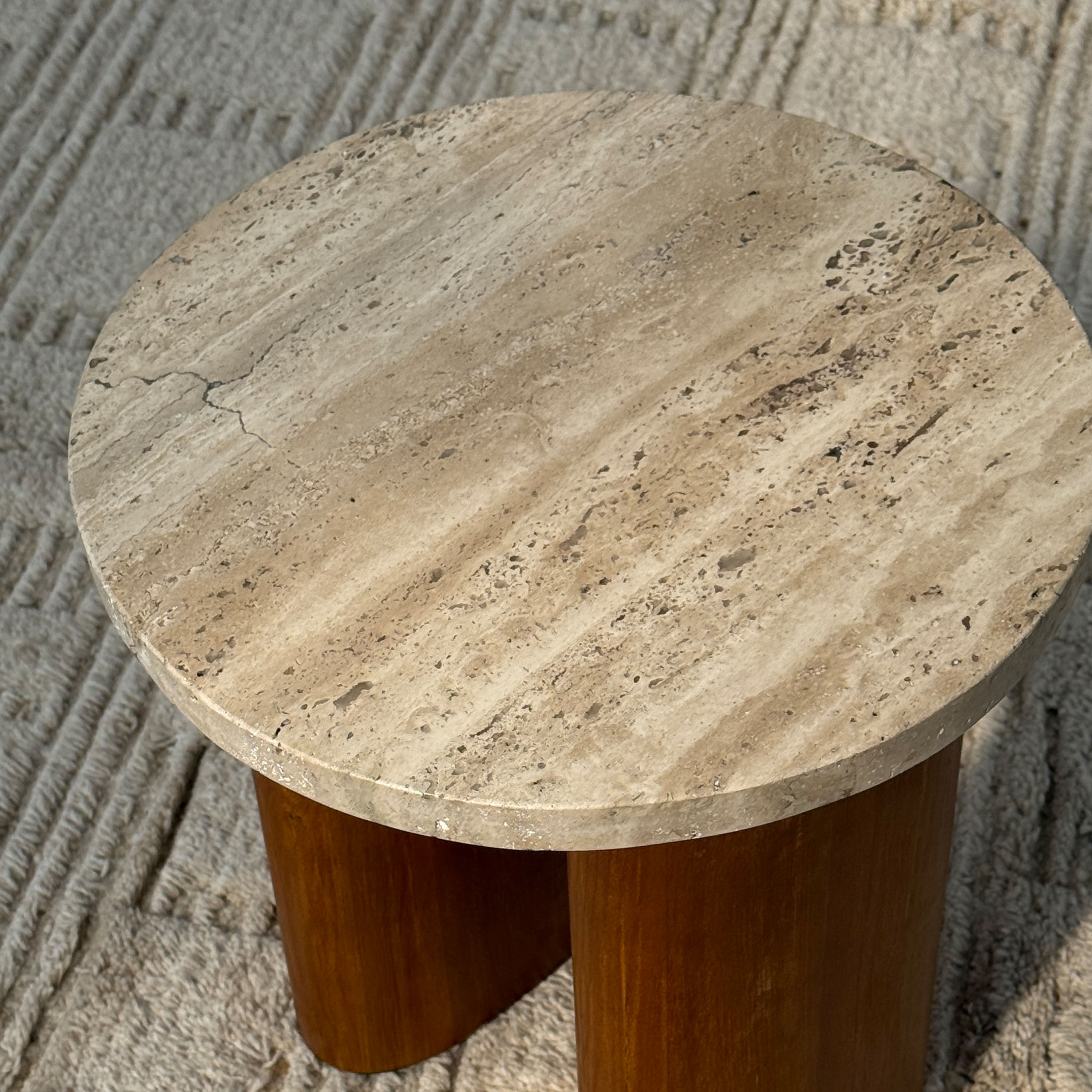 Tinted Vikman Sidobord Silver 48x42