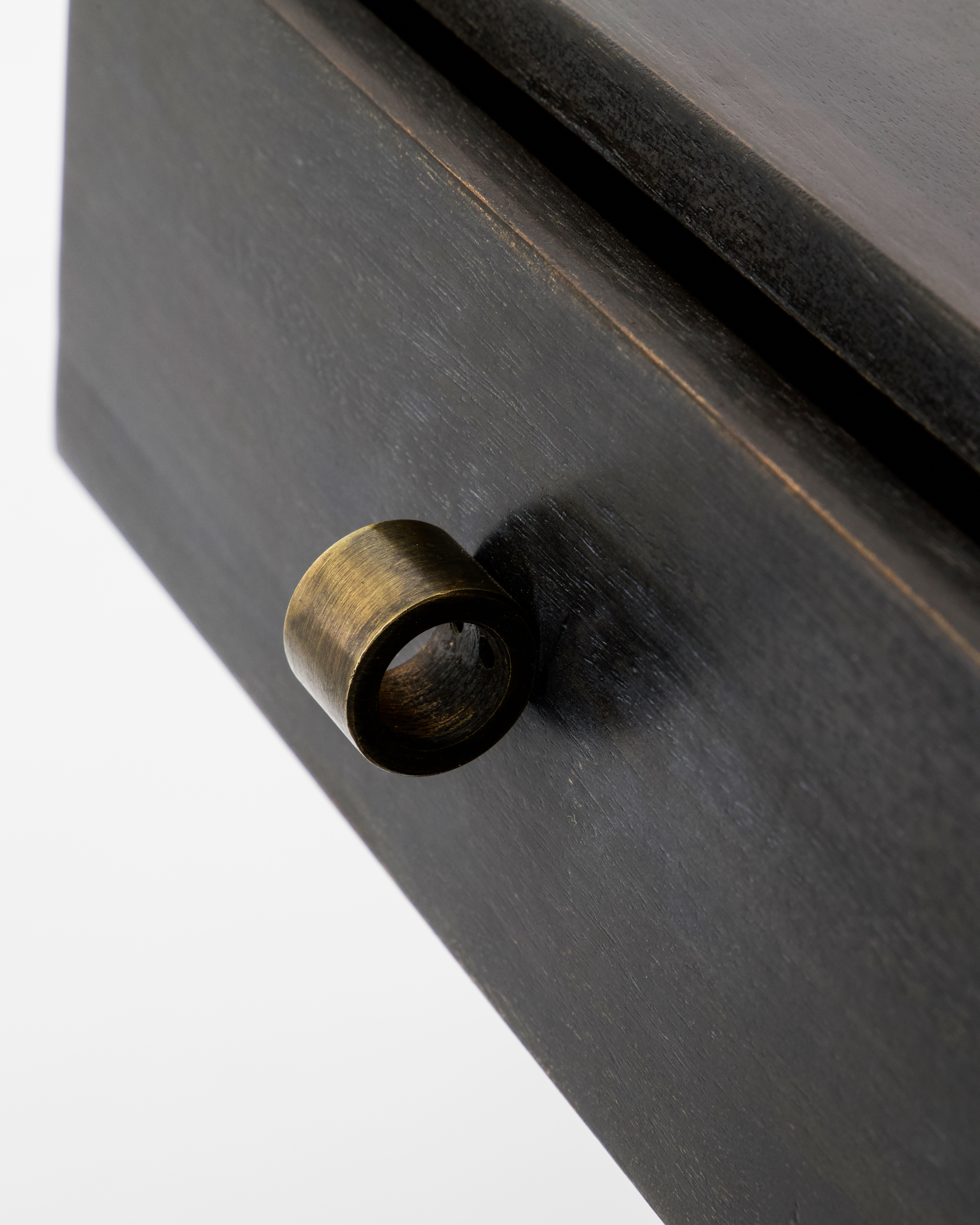 House Doctor Bedsi Vegghengt Nattbord Svart