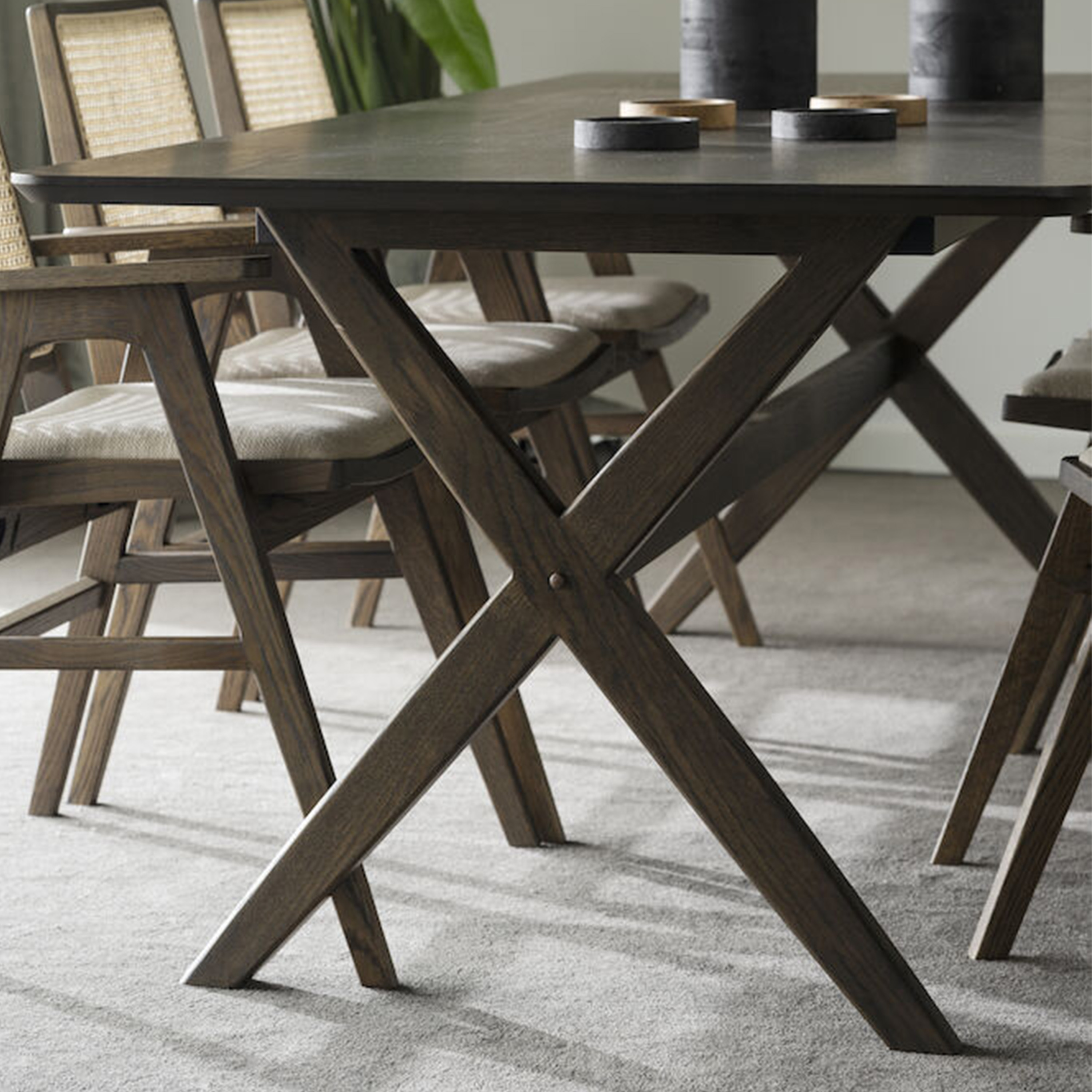 Rowico Home Calverton Esstisch aus brauner Eiche, 230 cm lang