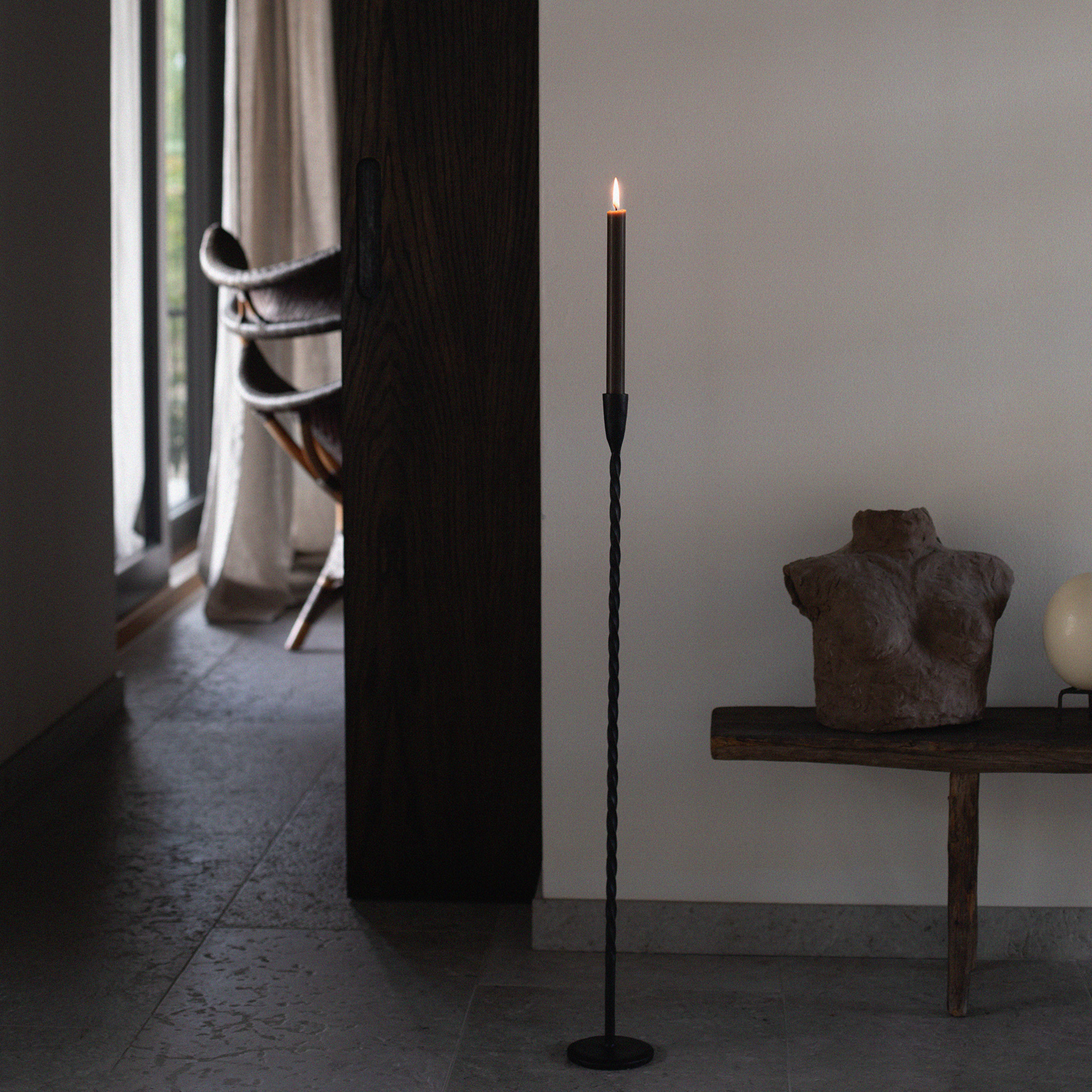 Tell me more Twist Lattiakynttilänjalka Black 80cm