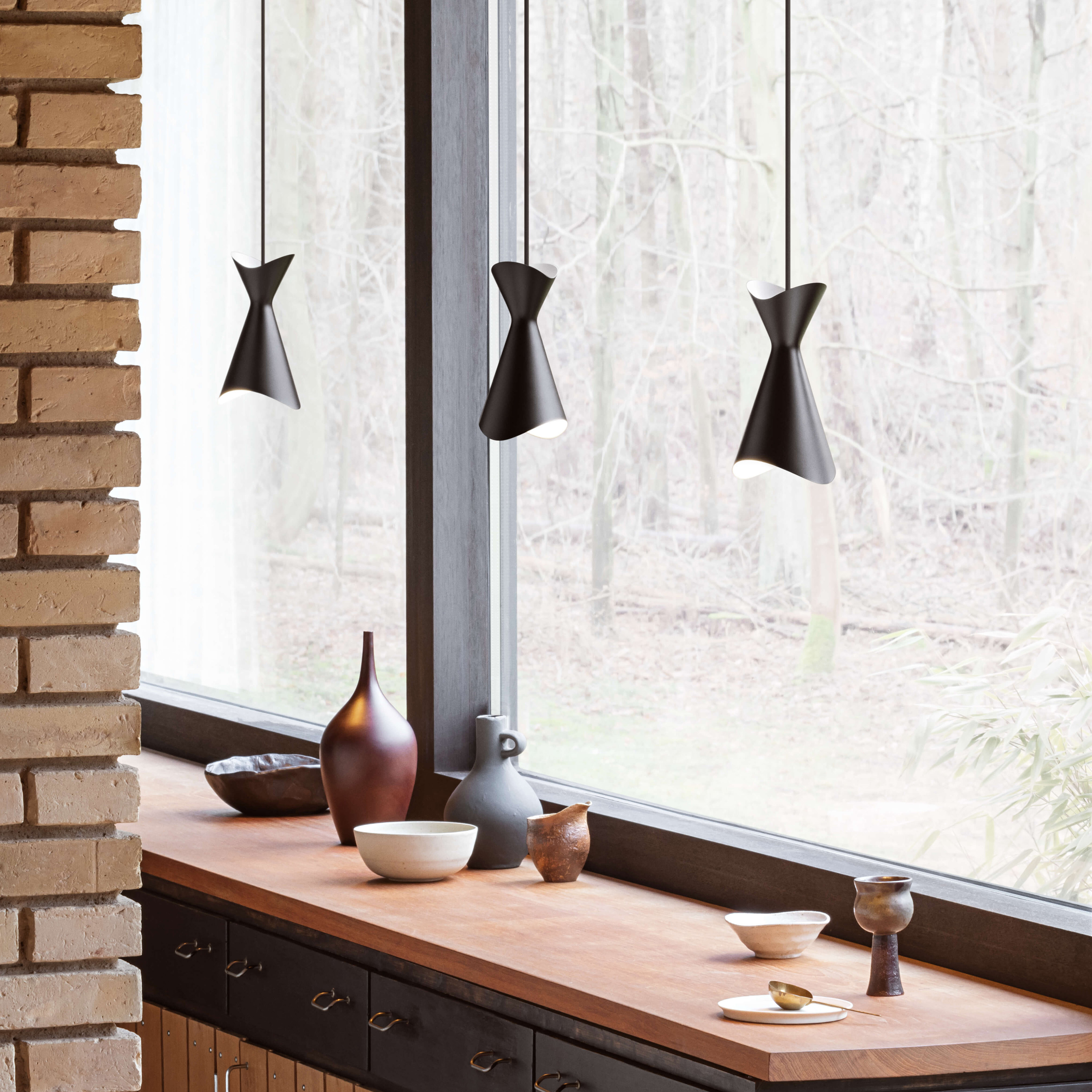 LYFA Ninotchka Kattovalaisin Musta 12cm