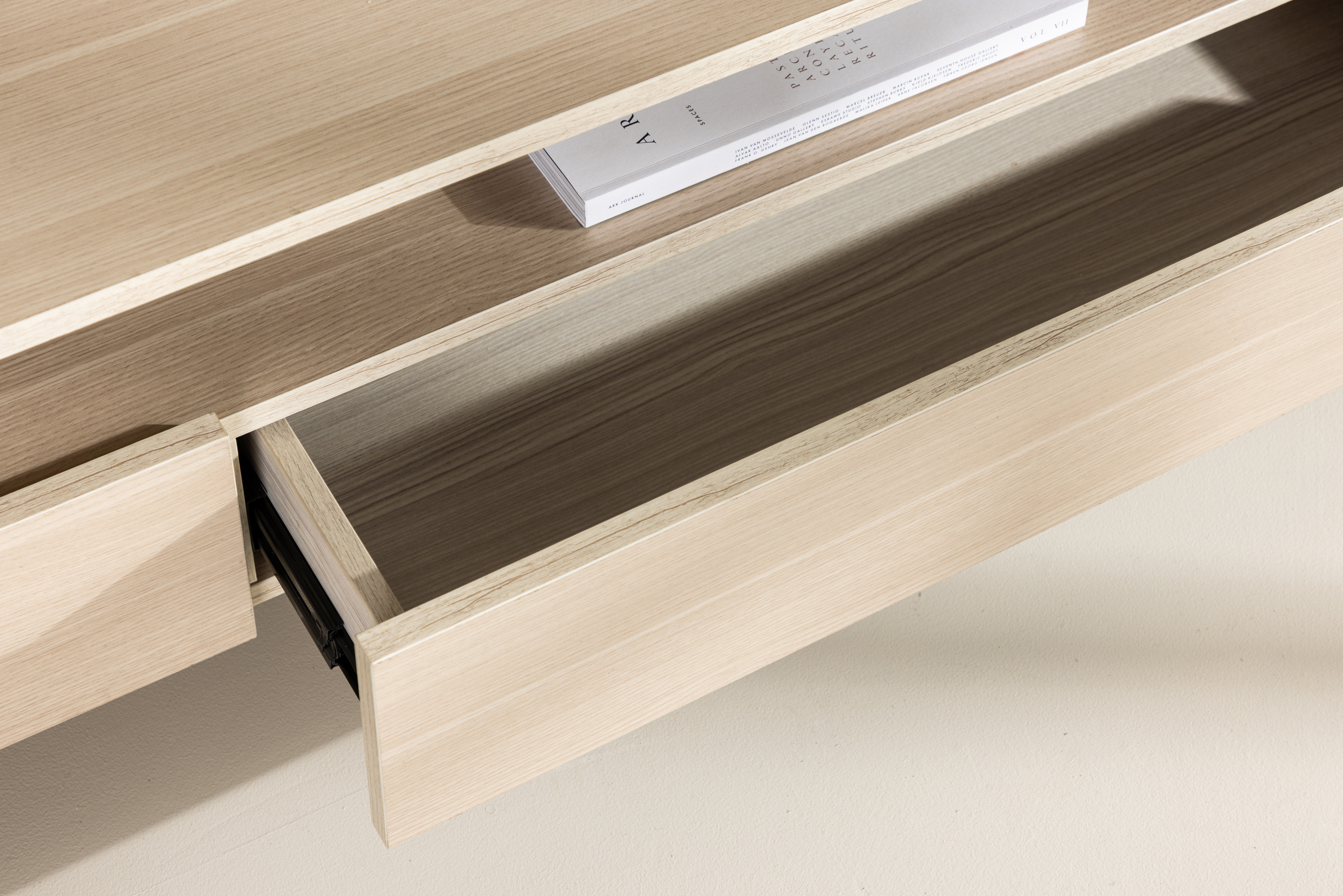 Venture Home Navarra TV-Bänk Matte Black/Whitewash 180cm