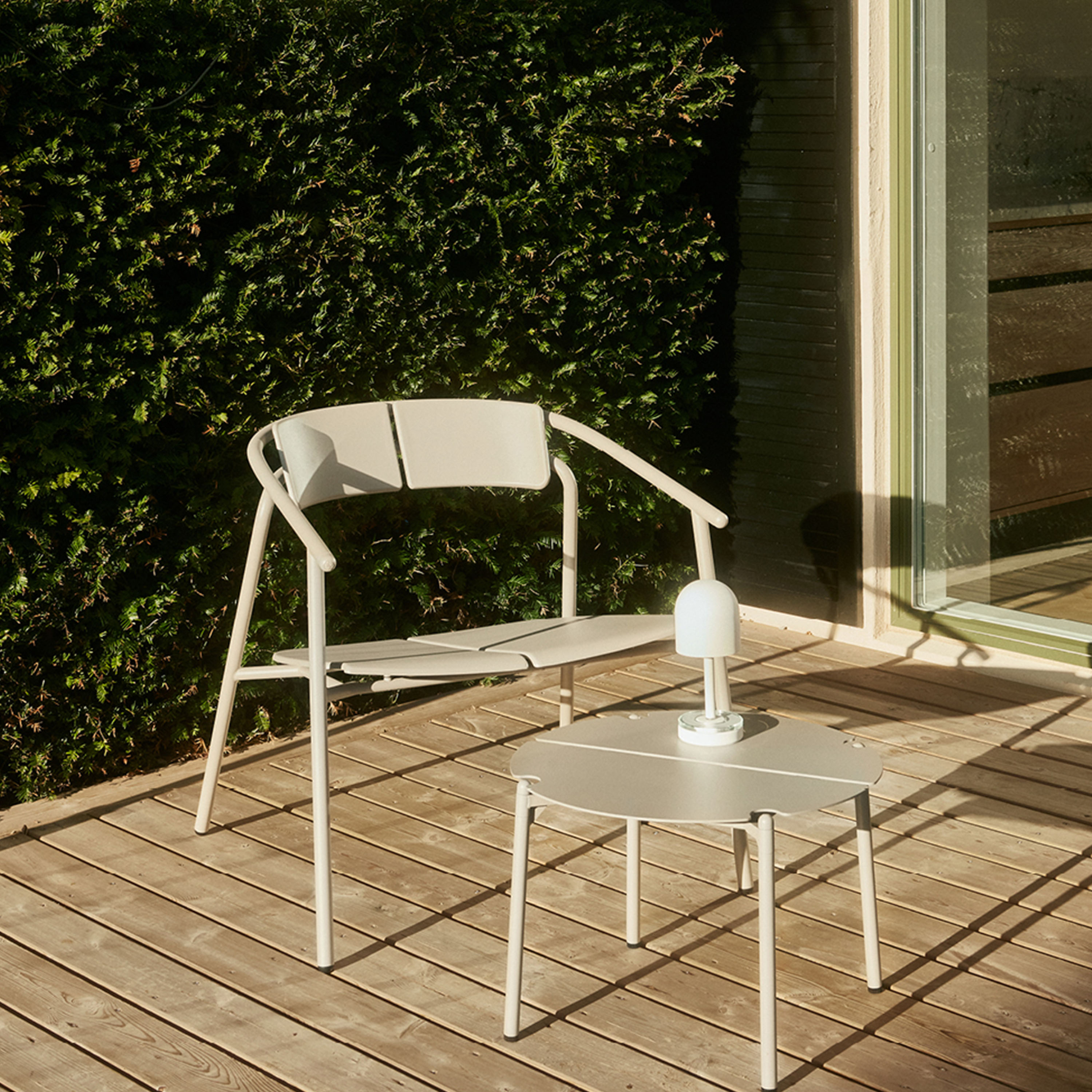 AYTM Novo Couchtisch Taupe Ø50