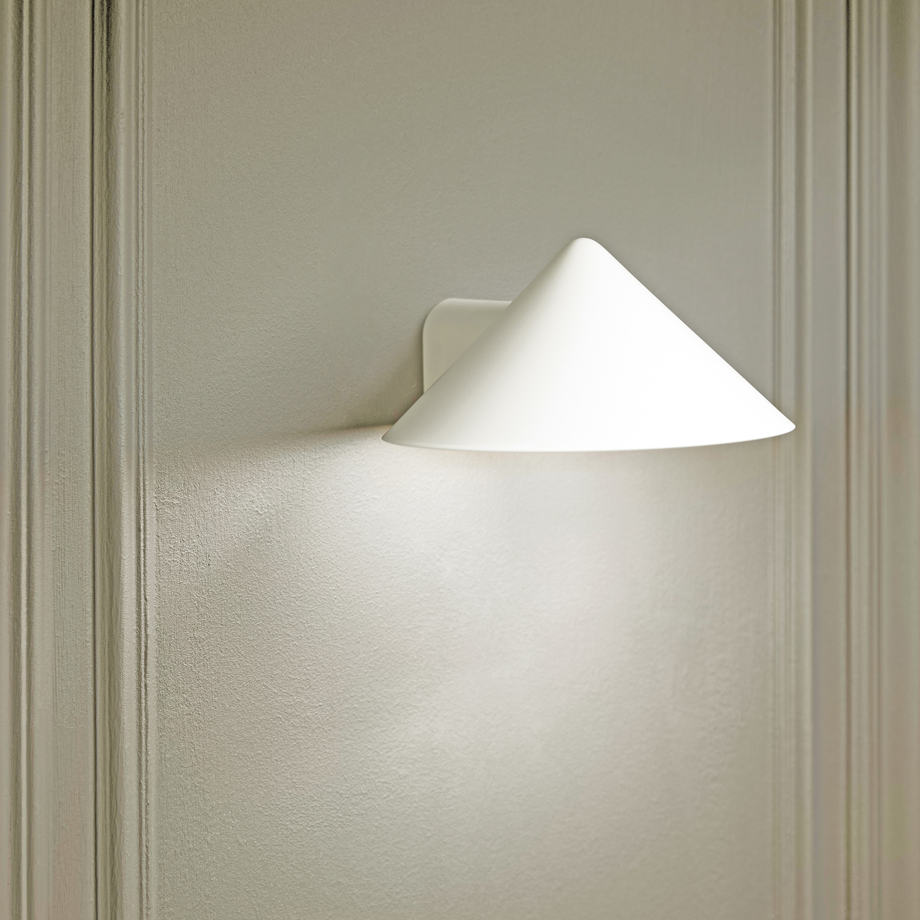 Frandsen Grasp Vägglampa Matt White