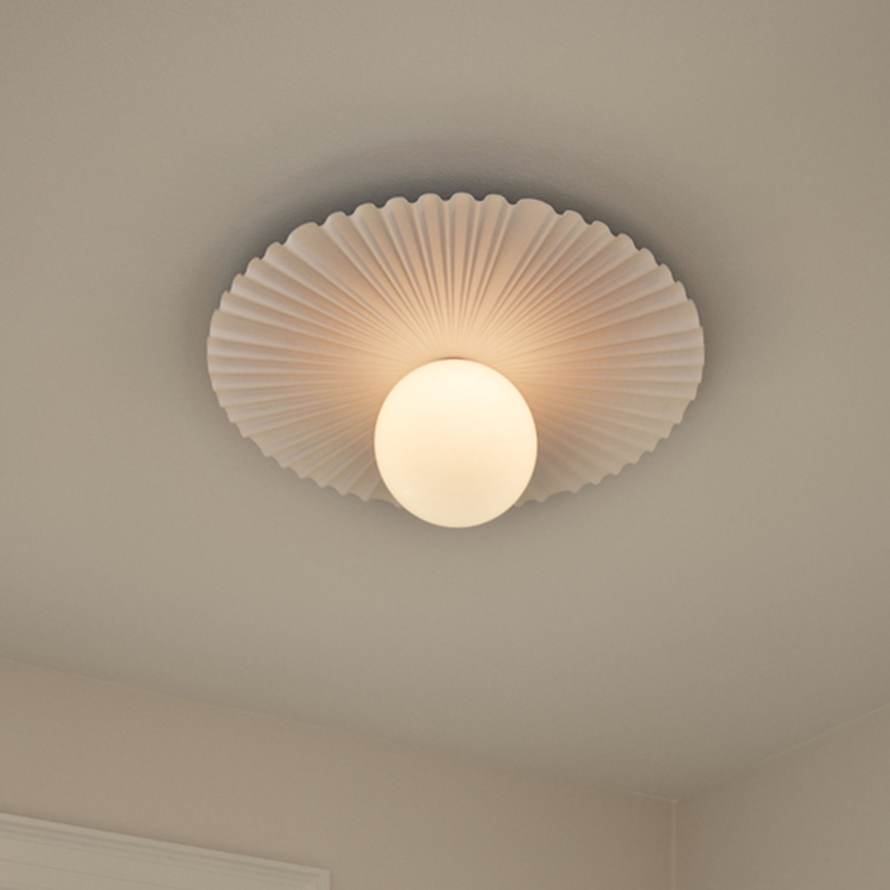 Nuura Liila Muuse Vägg/Taklampa White/Opal Ø42