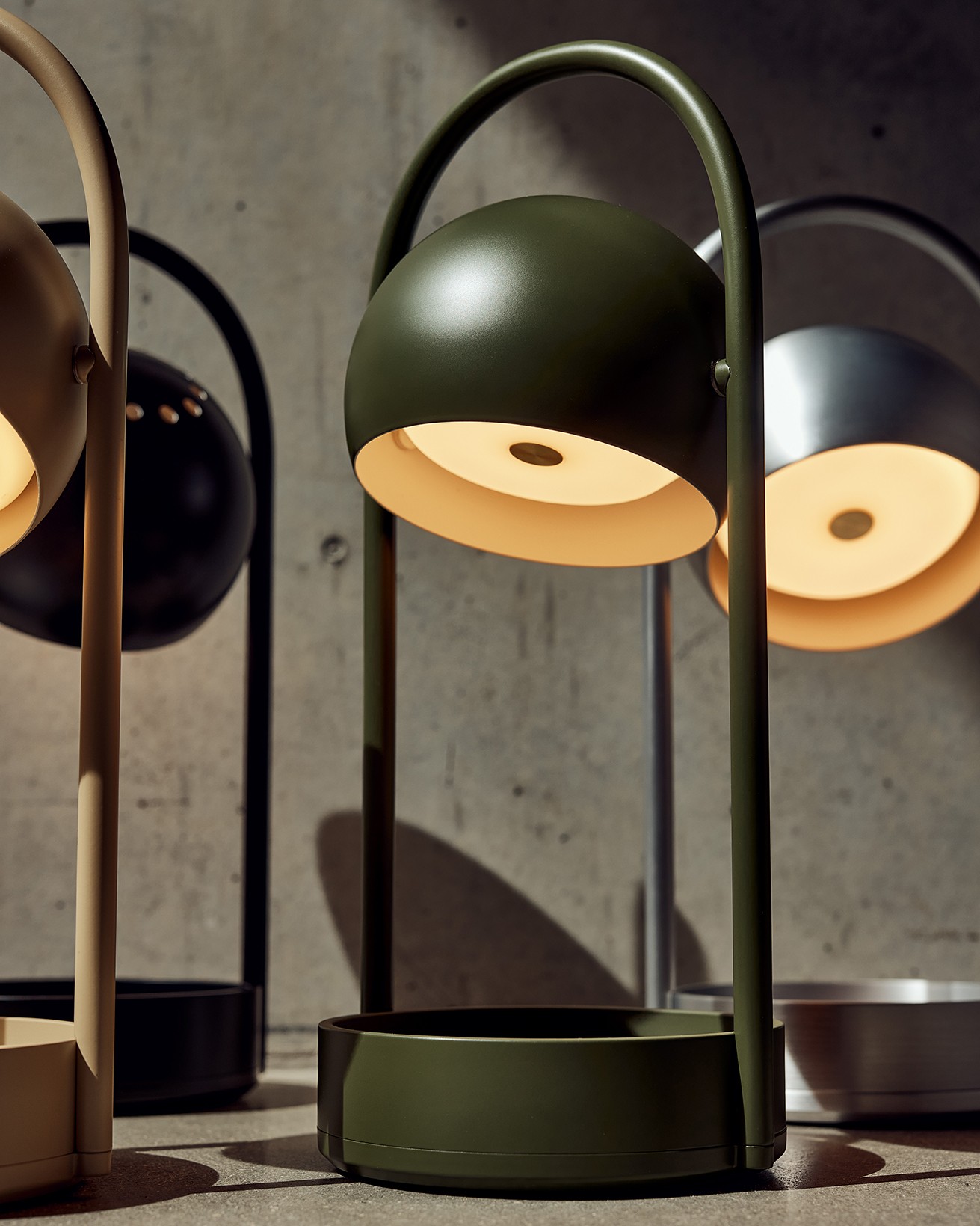 Frandsen Ball Portabel Bordslampa Olive Green 32cm