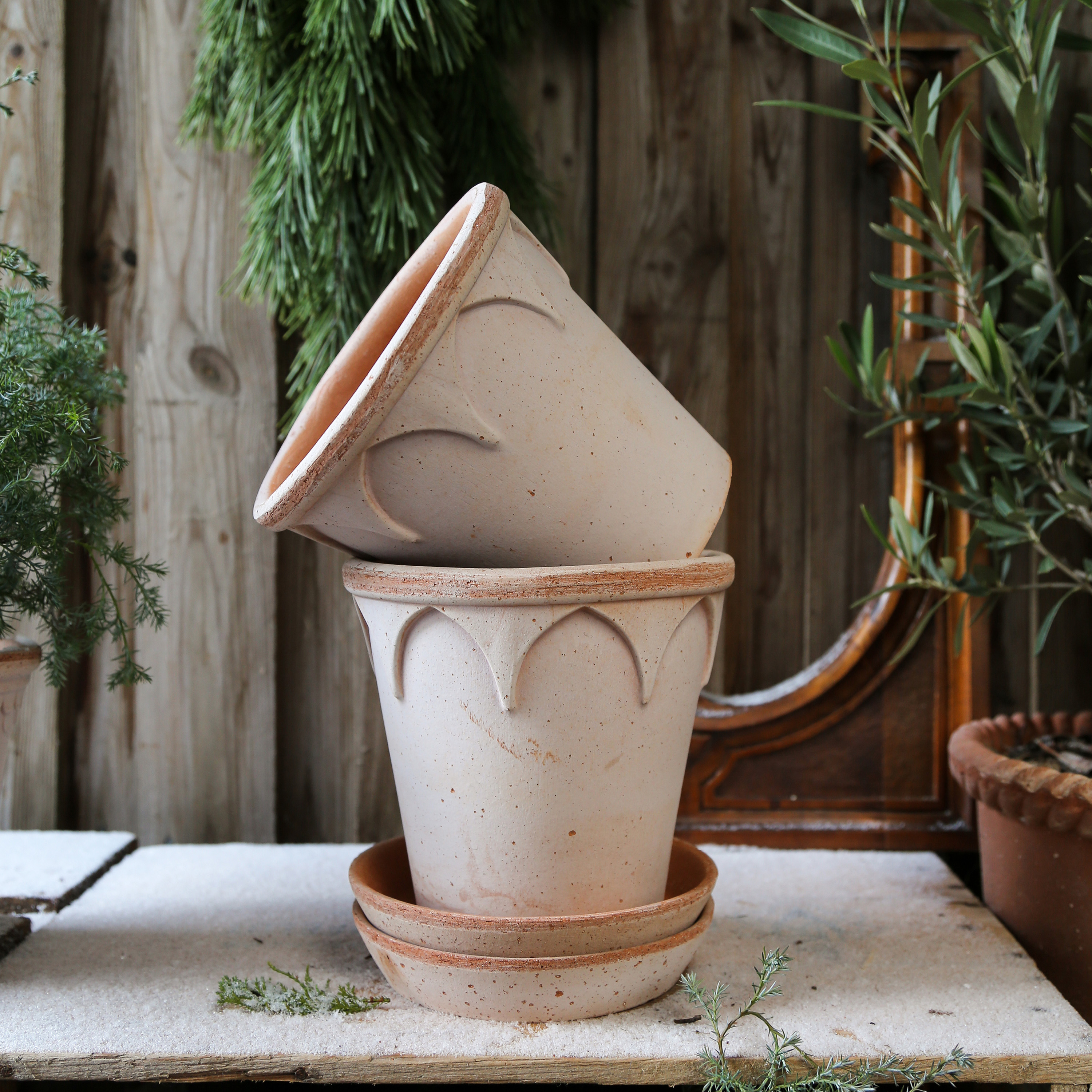 Bergs Potter Elizabeth Topf mit Untersetzer Raw Rosa Terrakotta Ø25