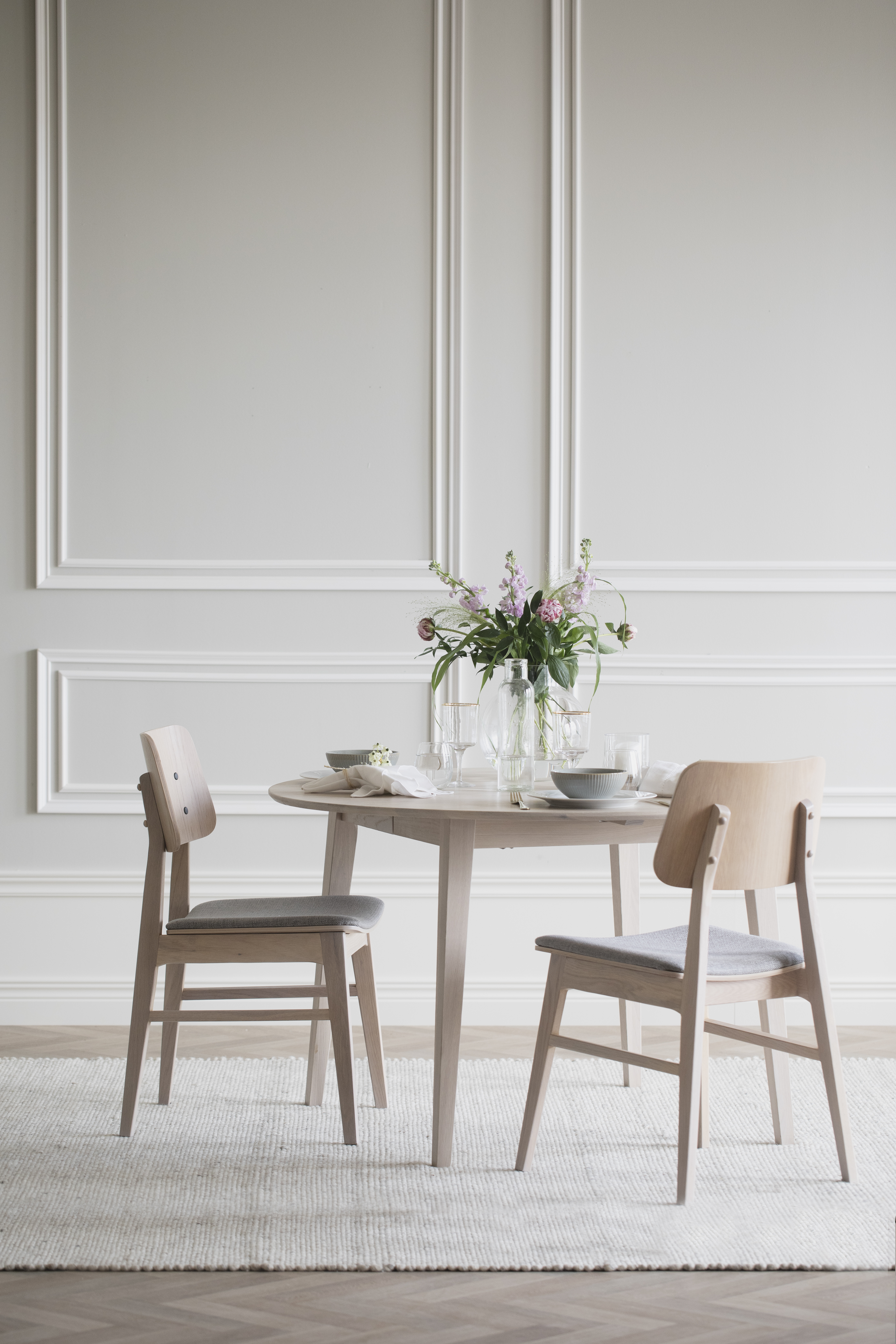 Rowico Home Nagano Matstol Vitpigmenterad/Ljusgrå