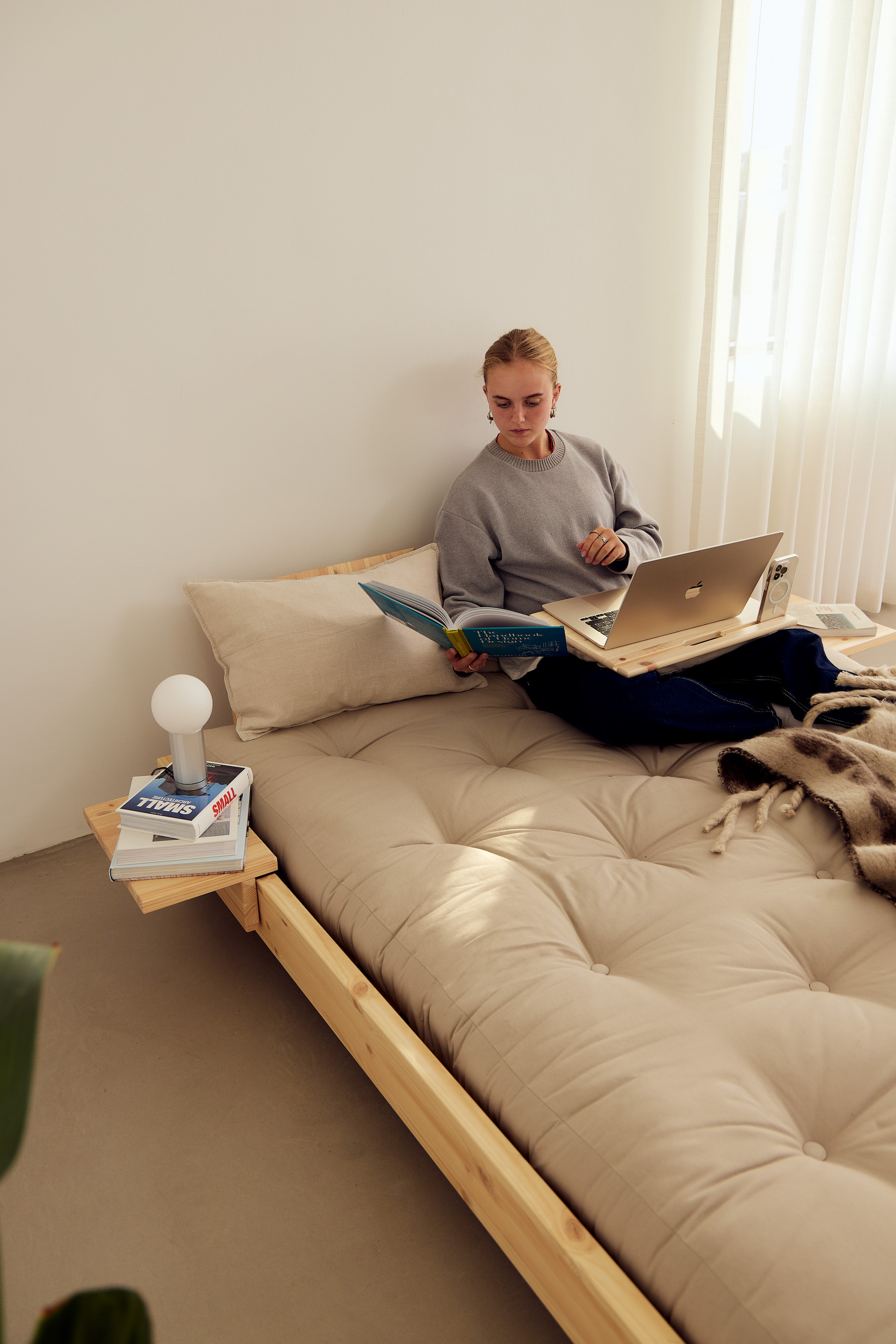 Karup Design Social Vuodesohva Luonnonväri/Beige 140cm sis. 2 Selkänojaa/Sivupöytä