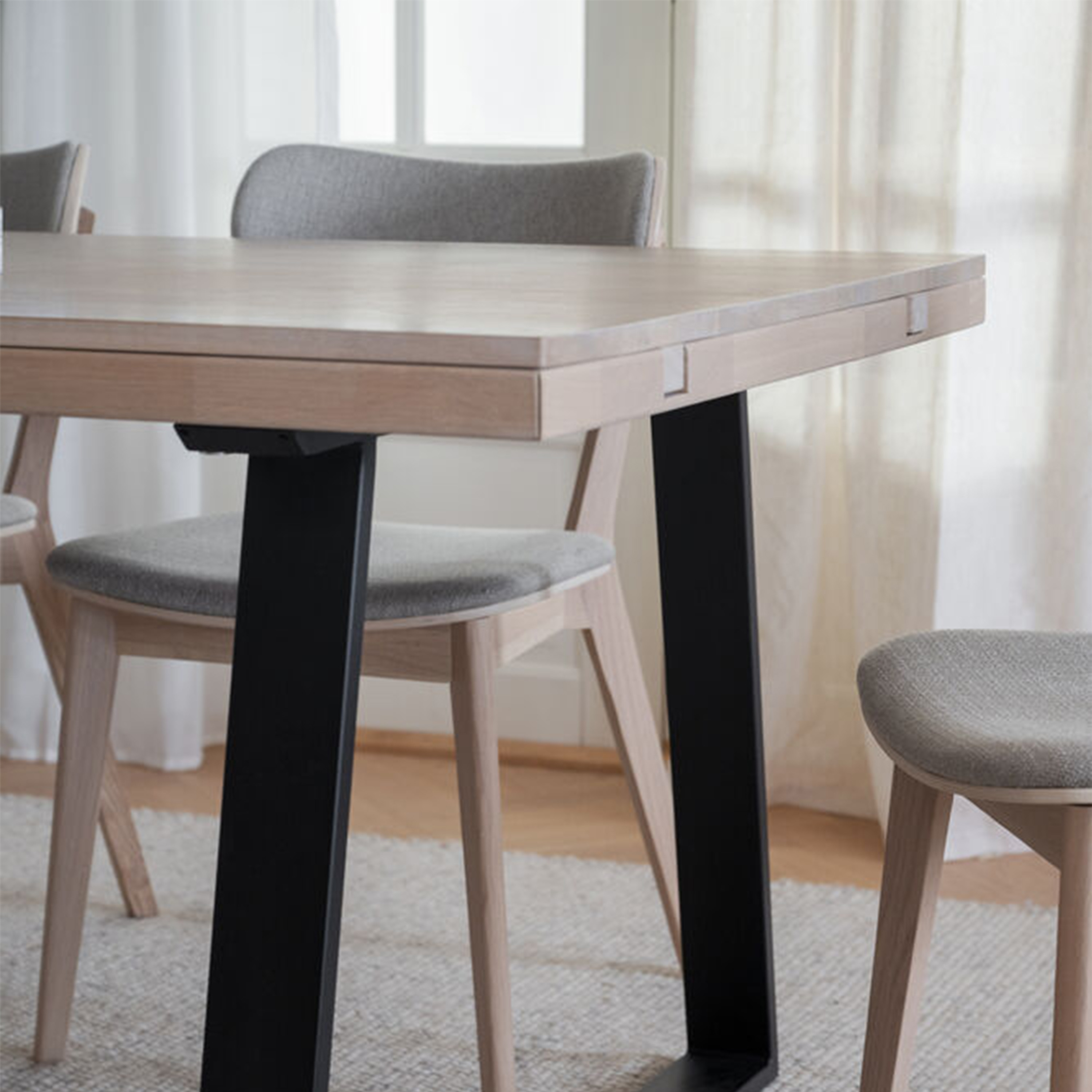 Rowico Home Brooklyn Esstisch U-Bein Weißpigmentierte Eiche 170cm