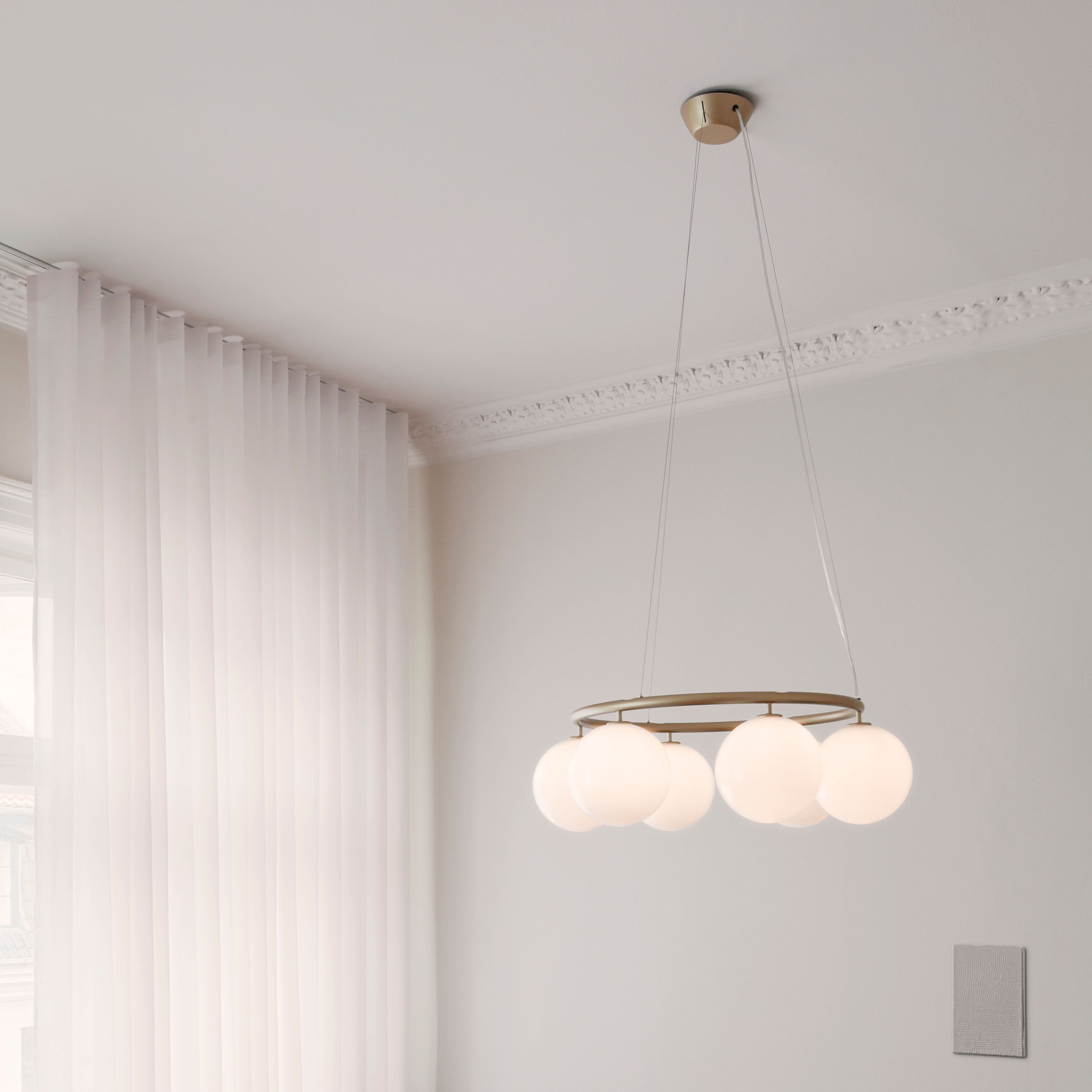 Nuura Miira 6 Circular Taklampa Brass/Opal Ø80
