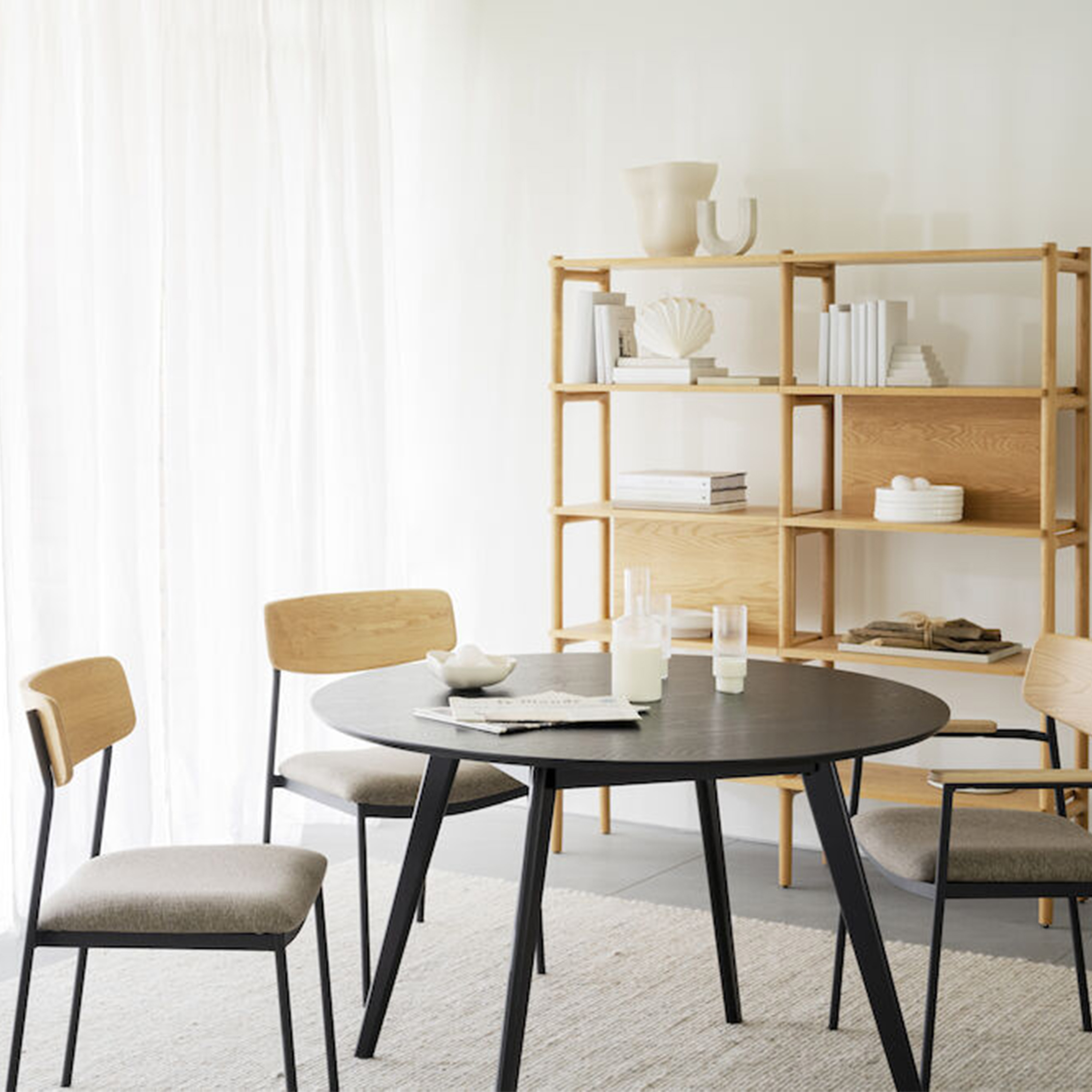 Rowico Home Yumi Matbord Svartbetsad Ø115