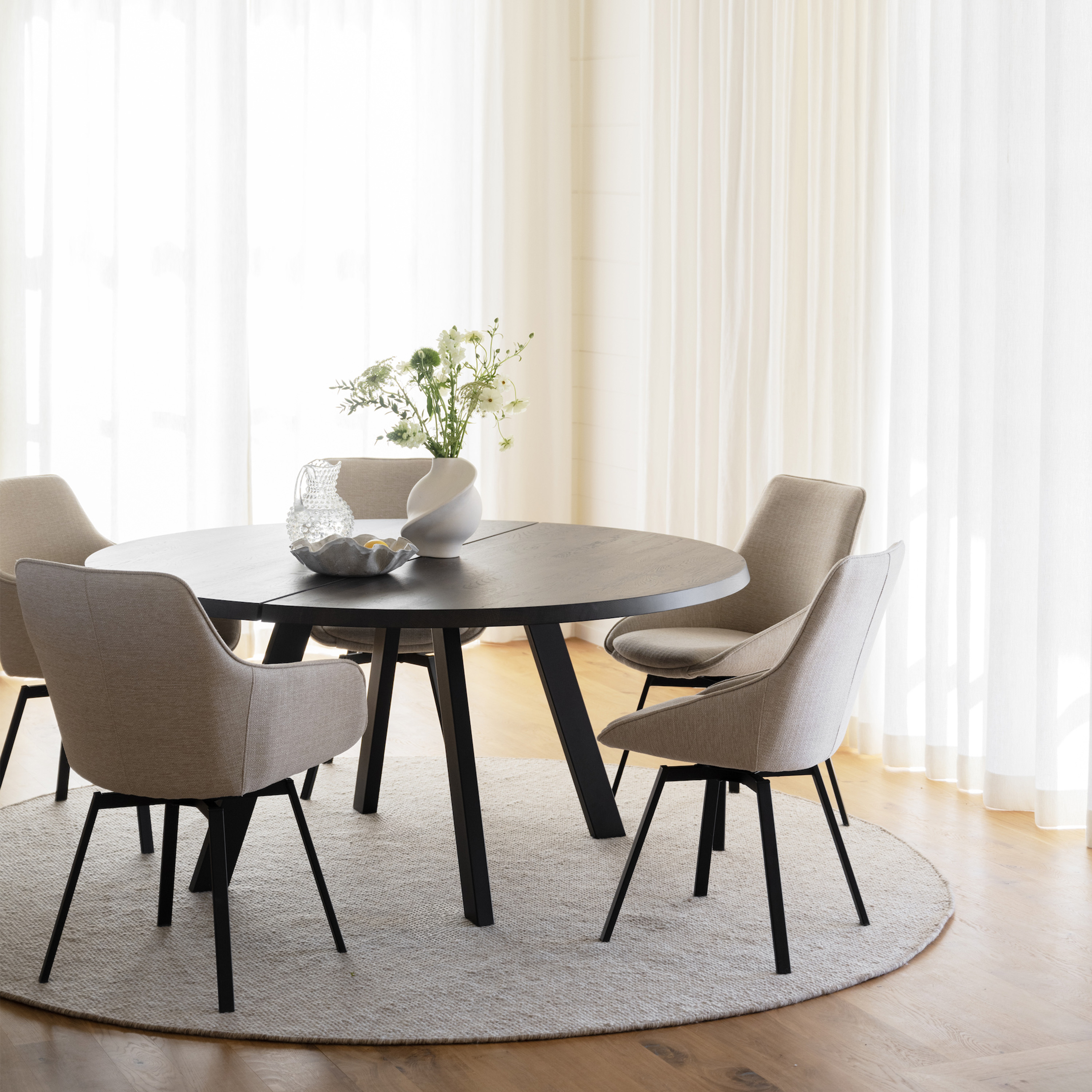 Rowico Home Alison Esszimmerstuhl Hellbeige/Schwarz