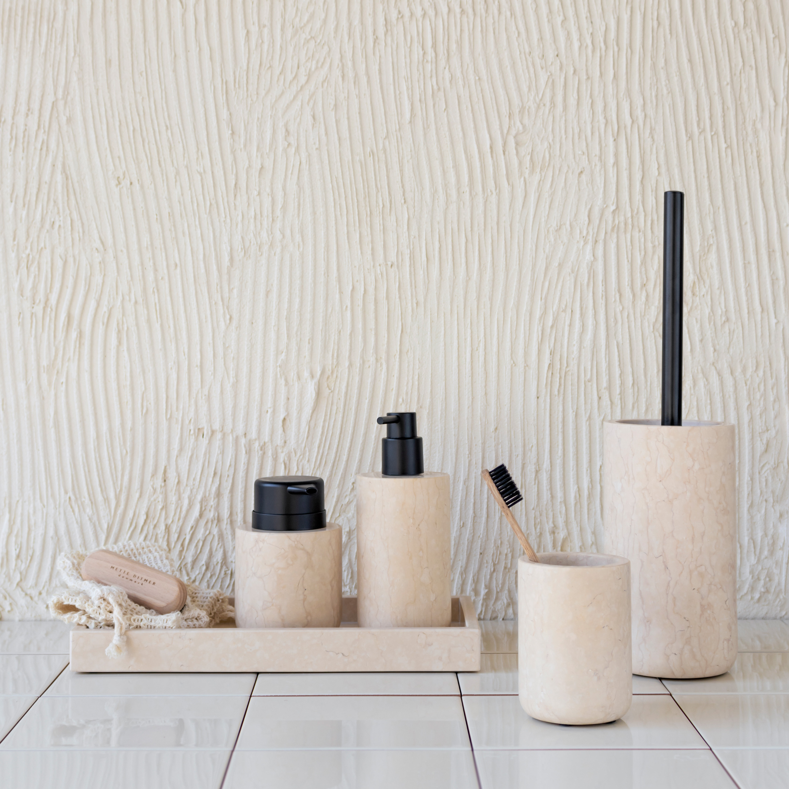 Mette Ditmer Marble Seifenspender Sand Low