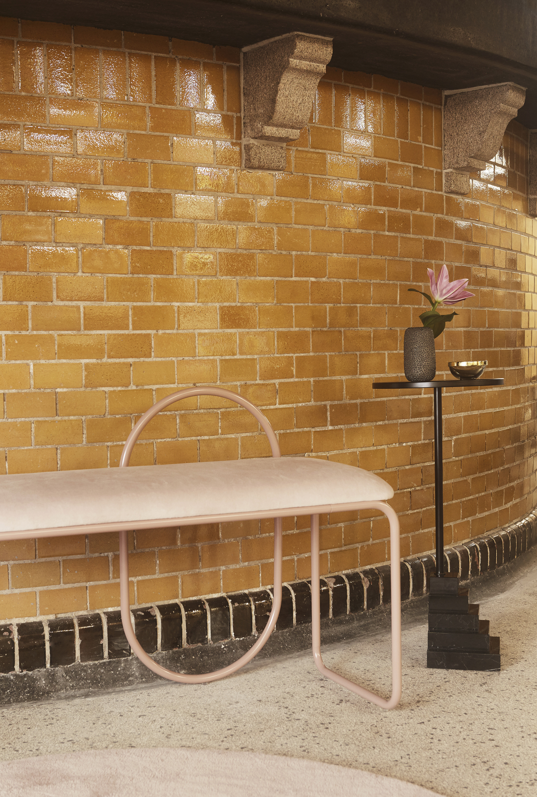 AYTM Solum Beistelltisch Schwarz 32x67