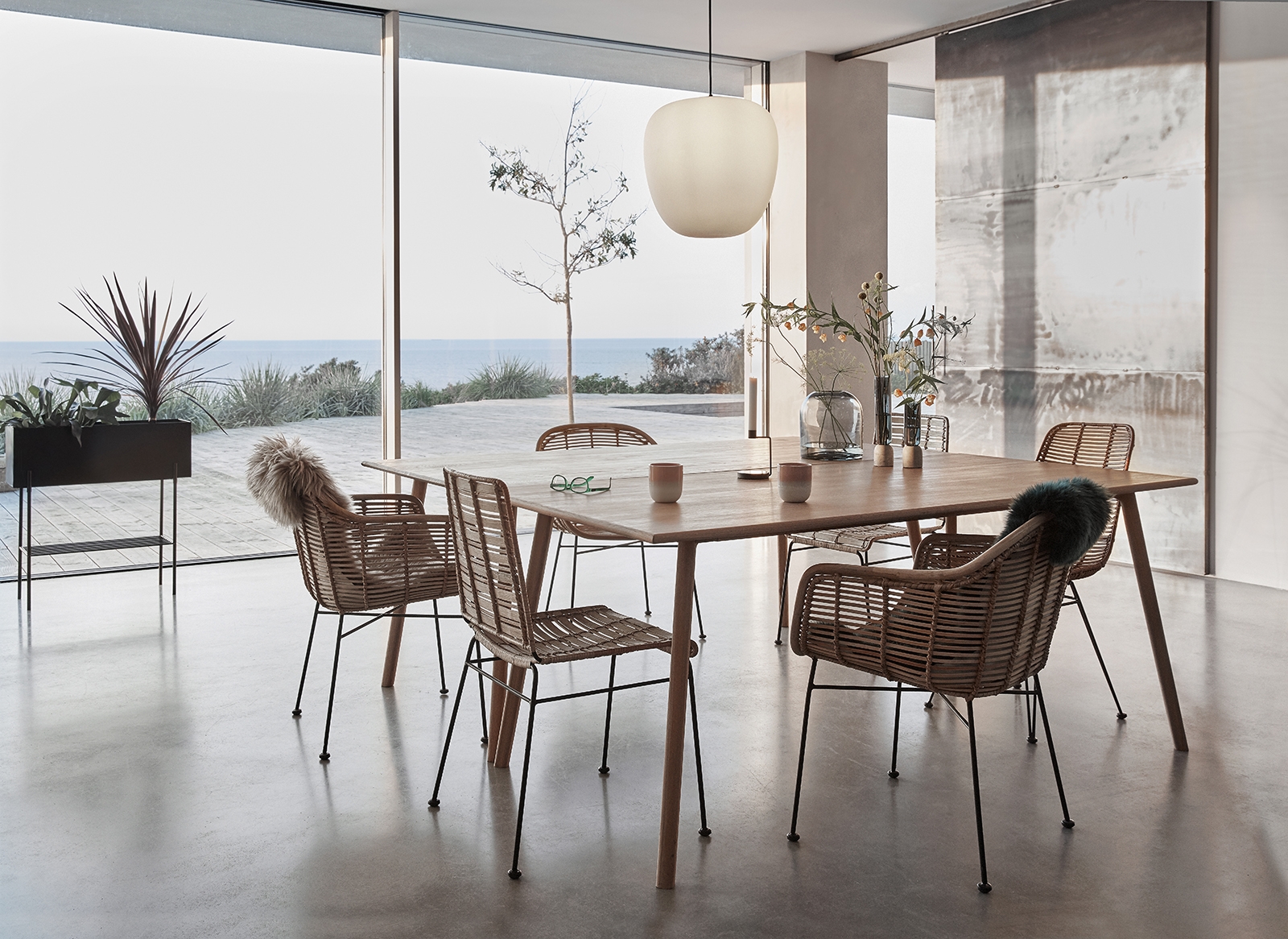 Hübsch Norm Blomlåda Svart 70cm