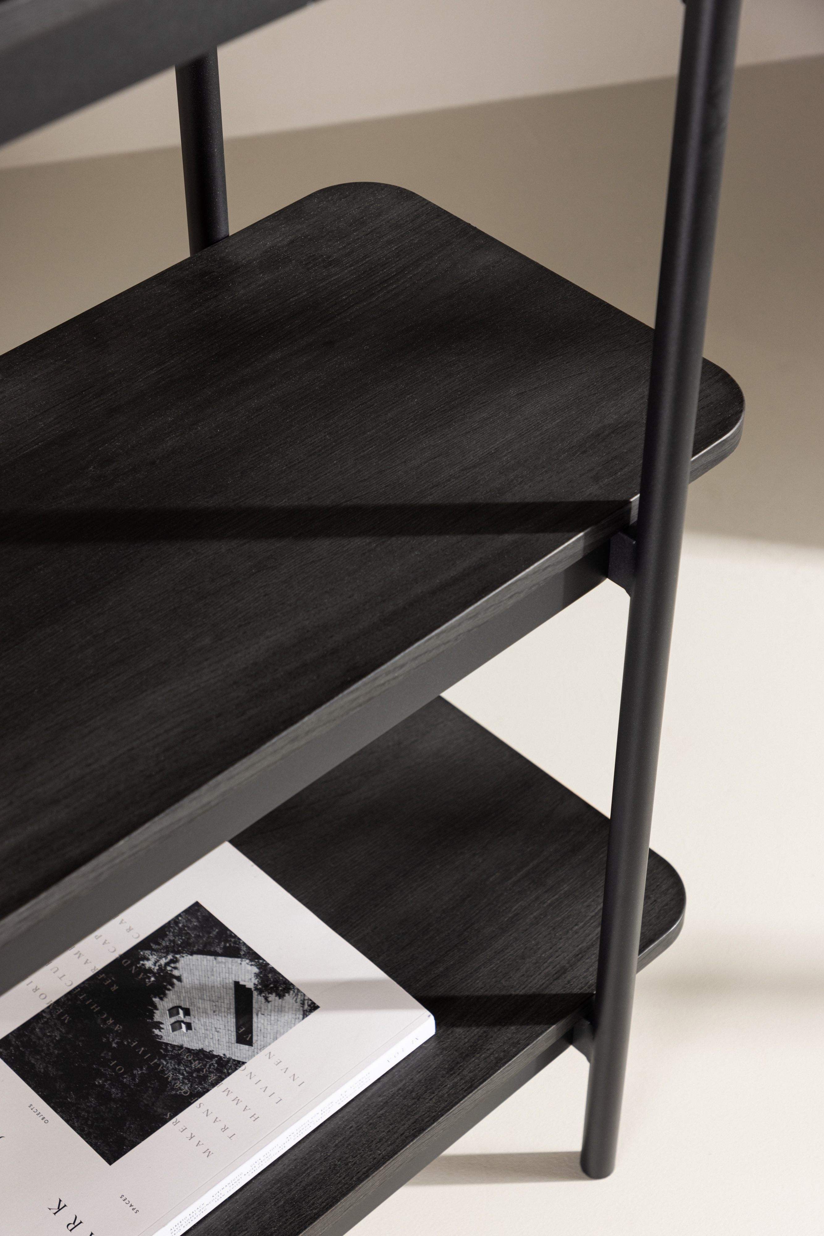 Vind Margaret Hylla Black 190x120