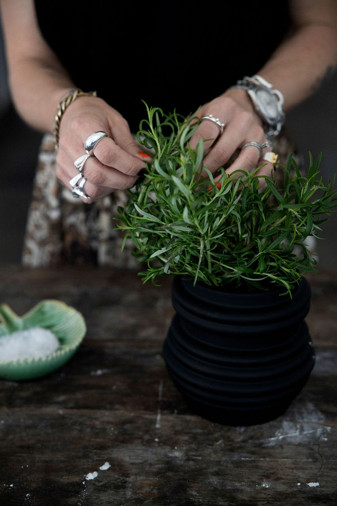 Byon Mila Vas Svart 16cm