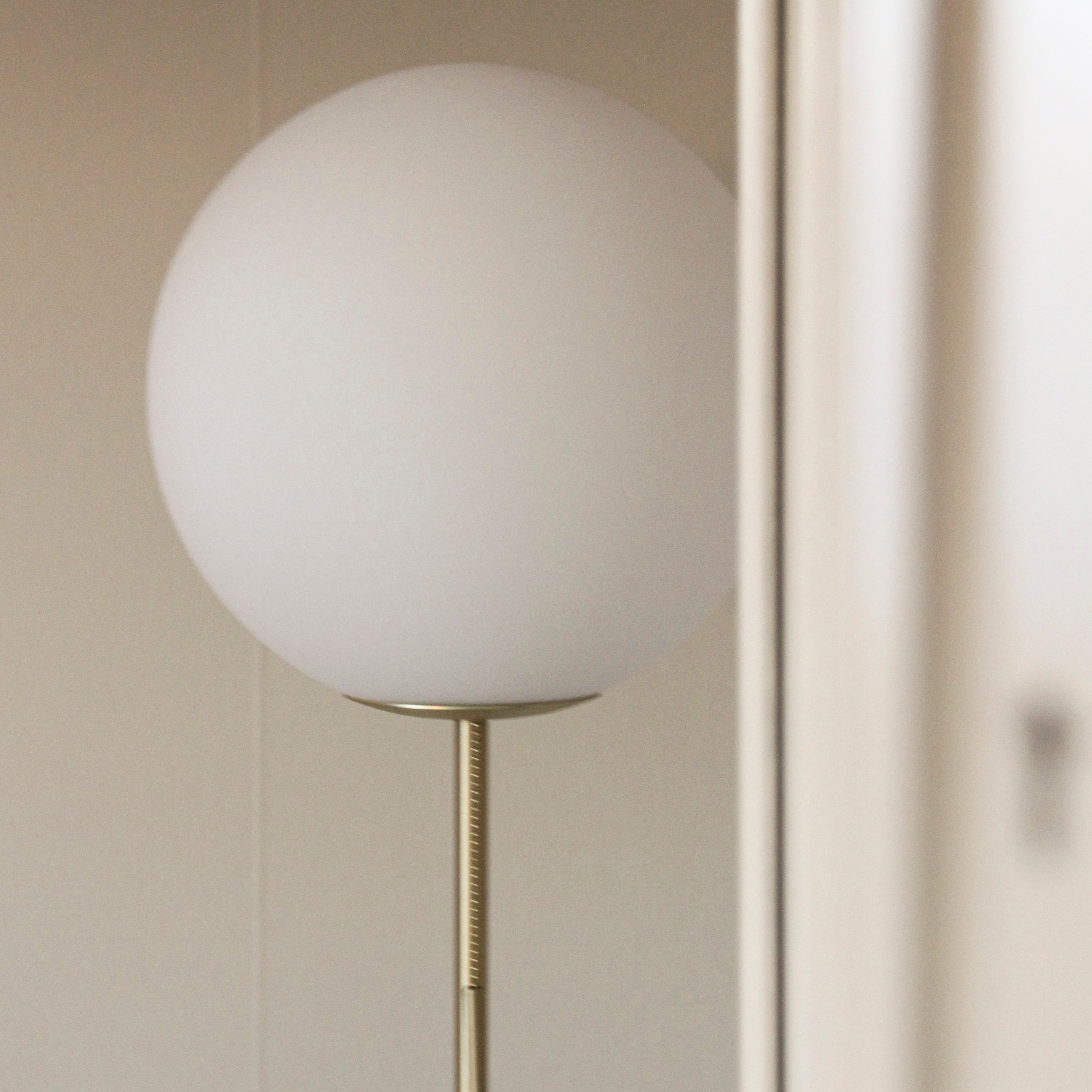 Globen Lighting Torrano Gulvlampe Hvit