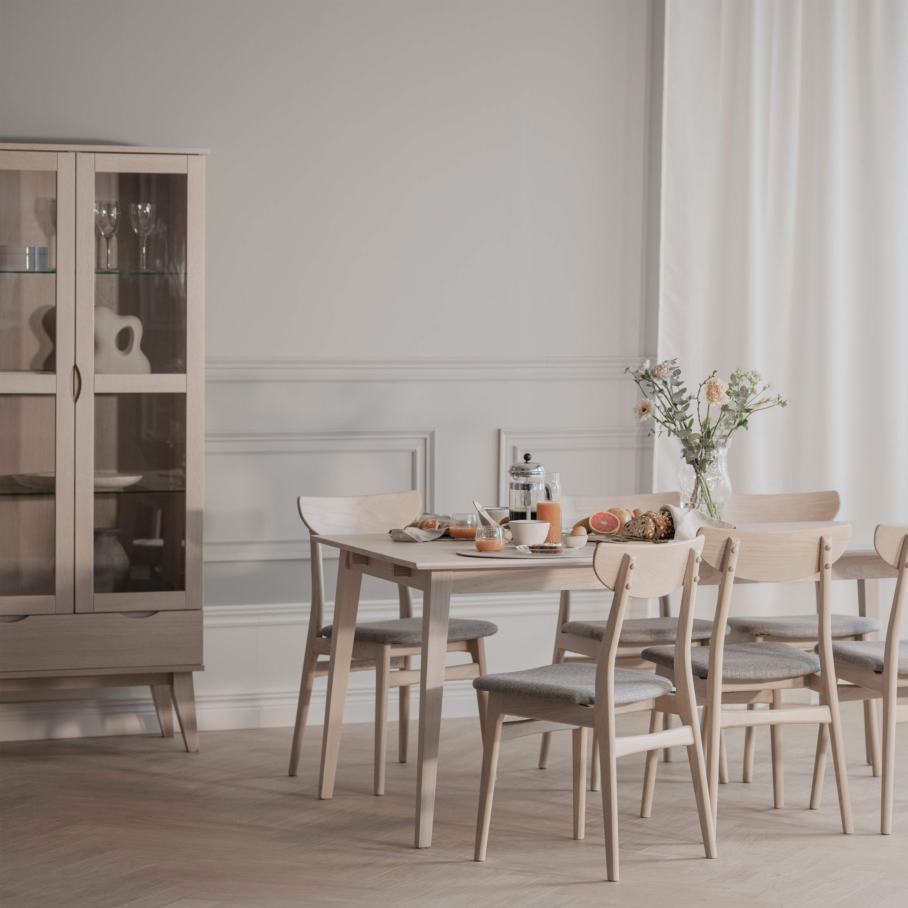 Rowico Home Filippa Vitrine Schrank Weiß pigmentiert 185cm