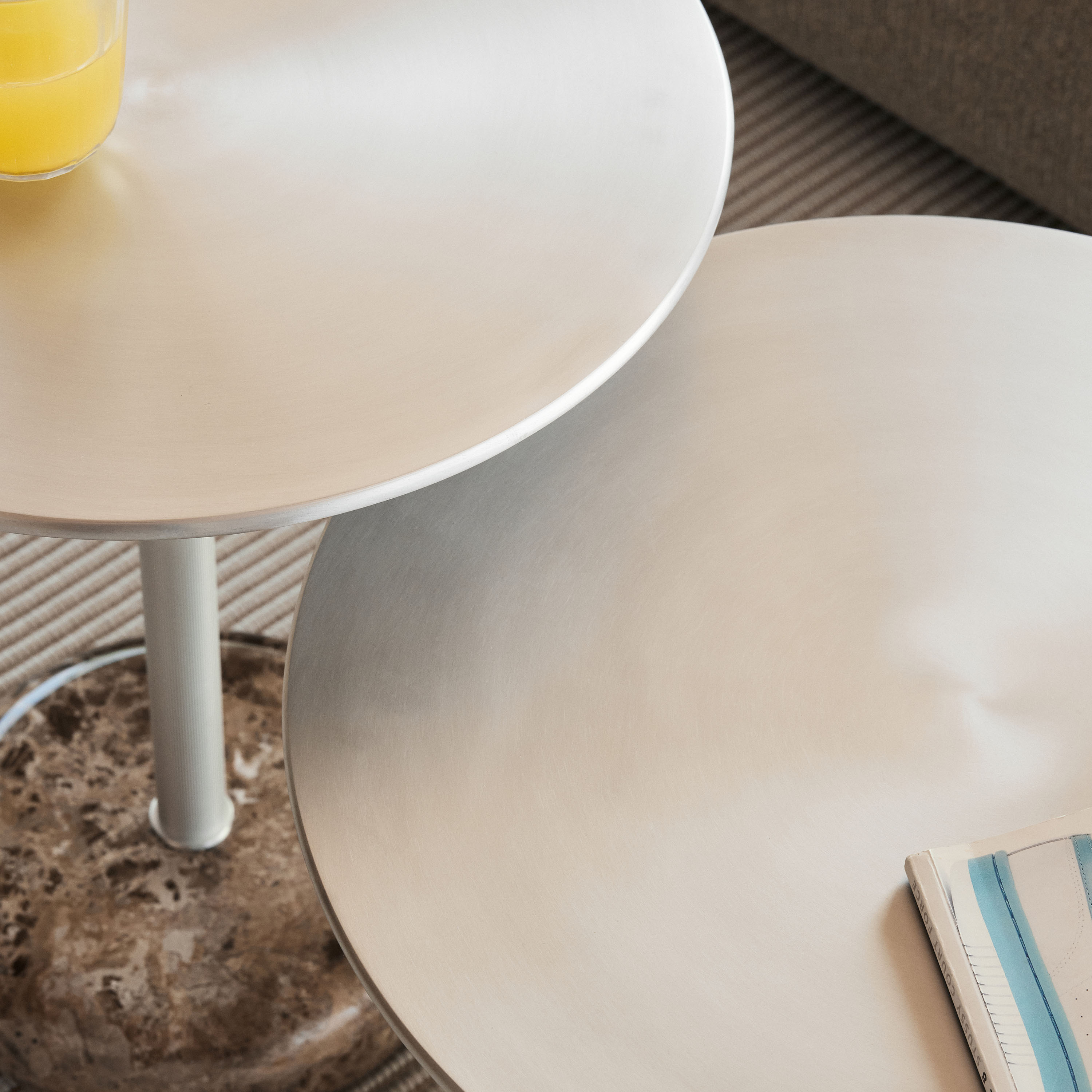 Northern Ton side Sidobord Brown Marble/Aluminium Large