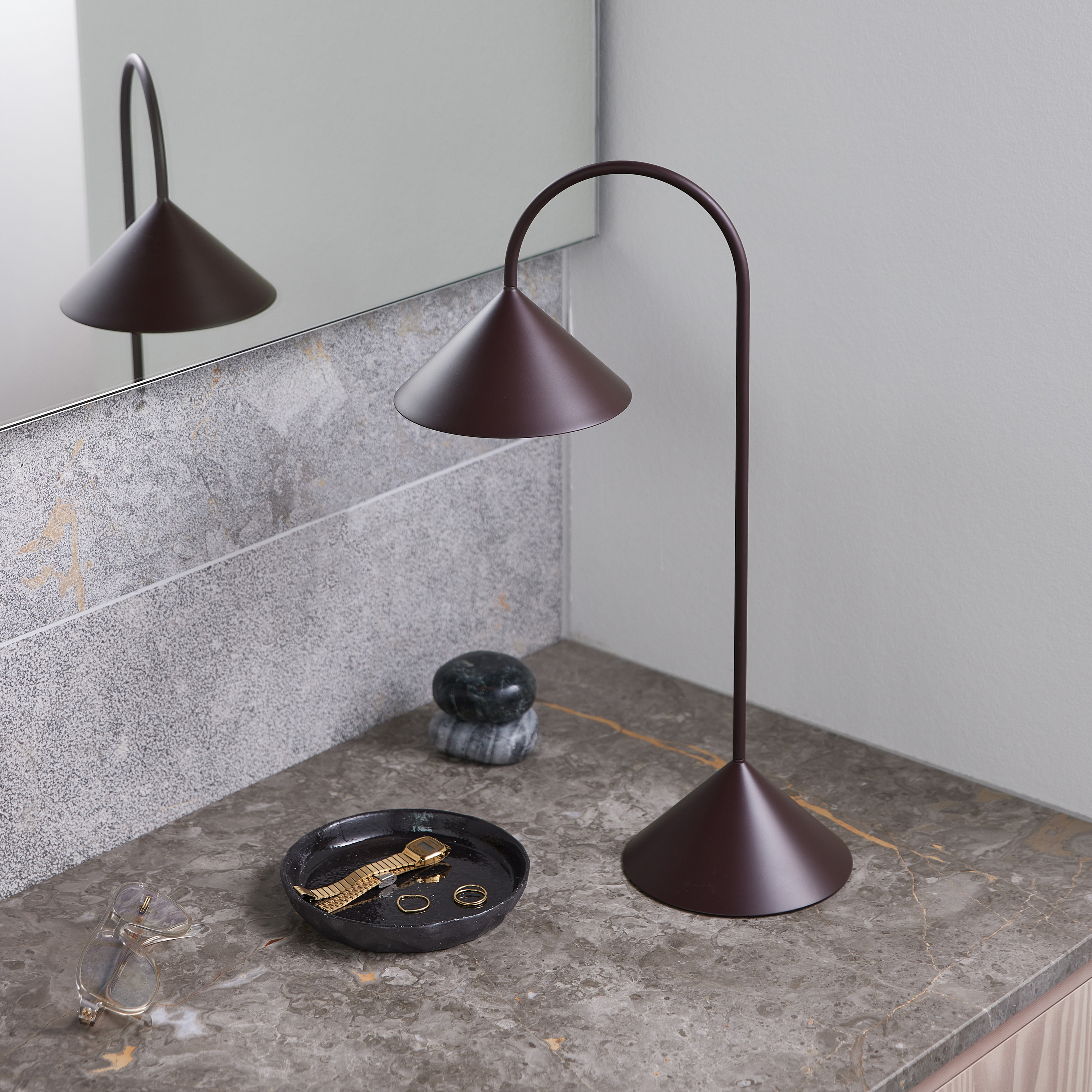 Frandsen Grasp Portabel Bordslampa Matt Beetroot 47cm