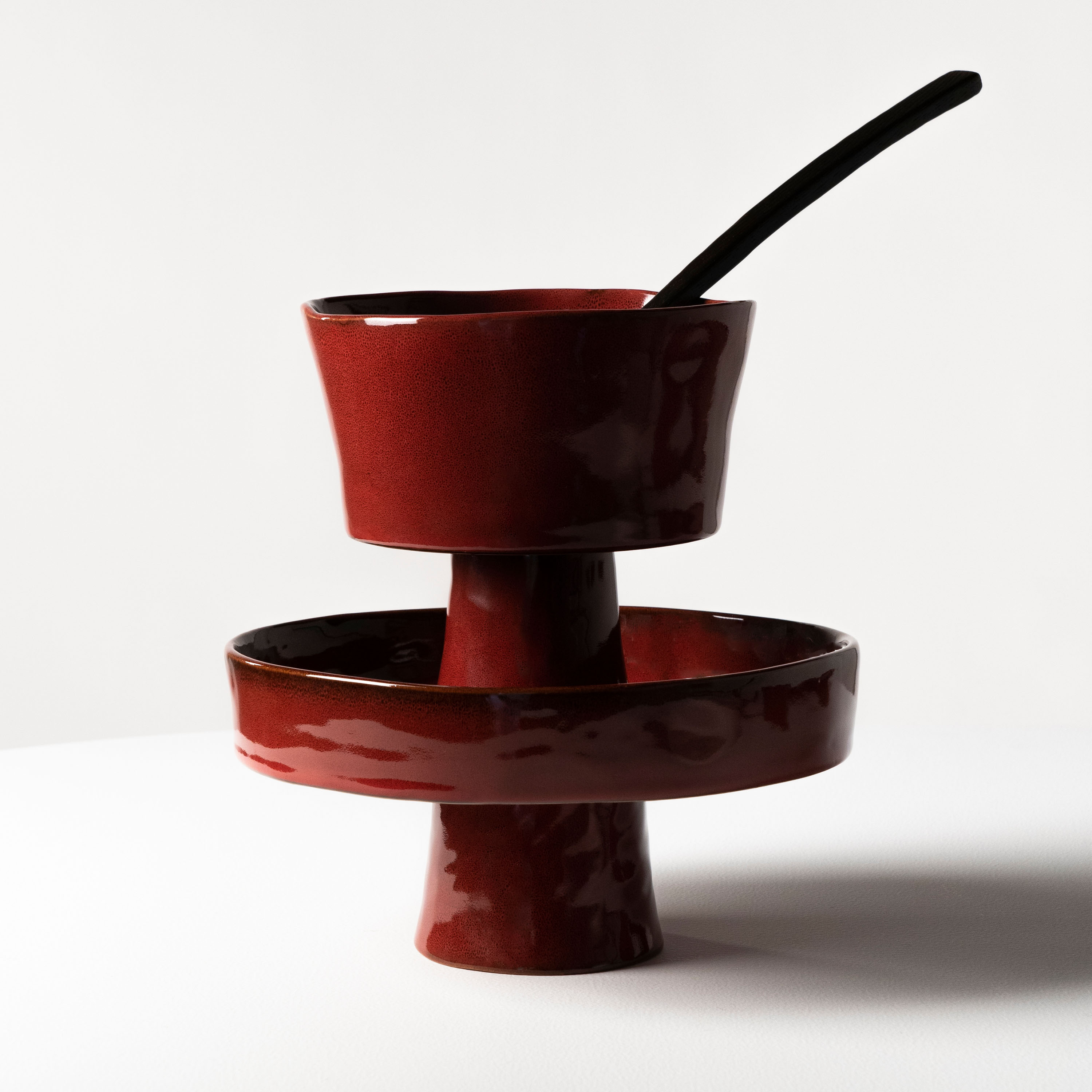 Serax La Mère Serveringsfat på Fot Venetian Red Ø25