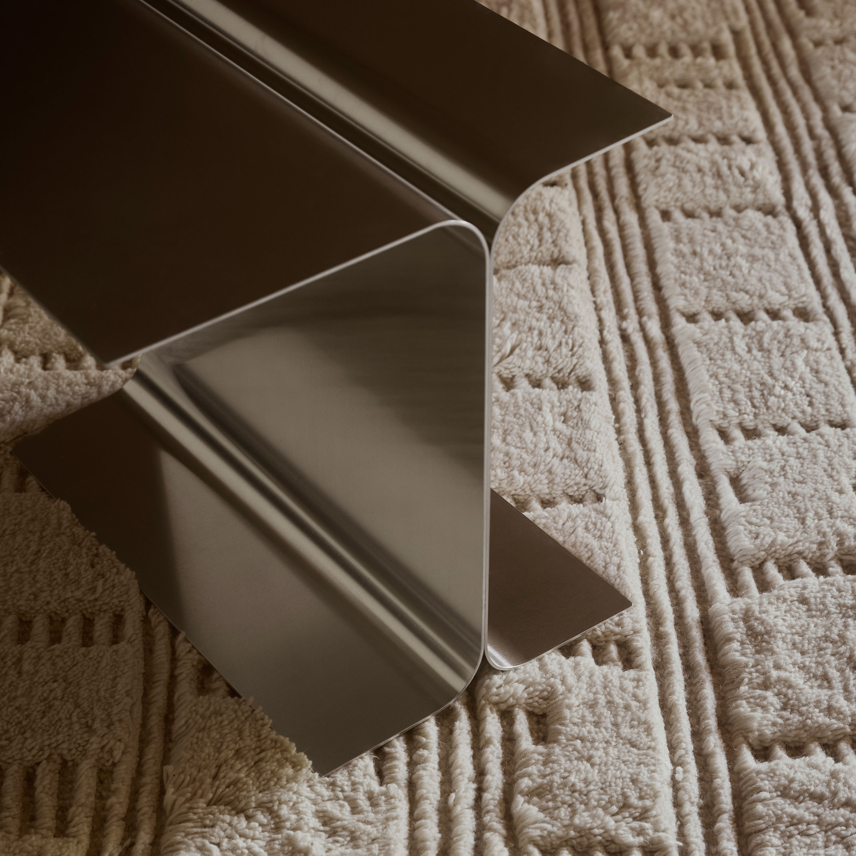 Tinted Luce Sidobord Aluminium Silver 120x24