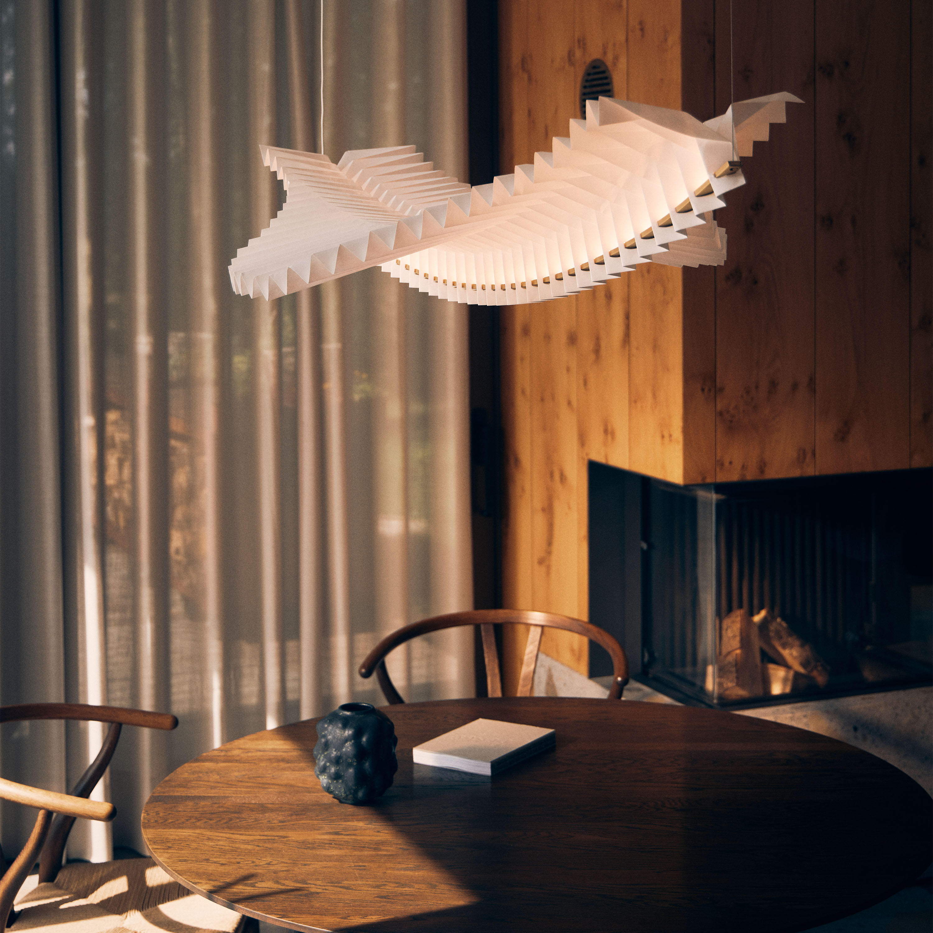 Frandsen Sora Deckenleuchte Massives Messing/Weiß